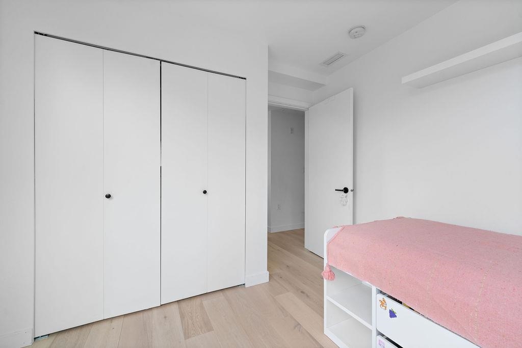 Listing image of 201 650 E 2ND STREET