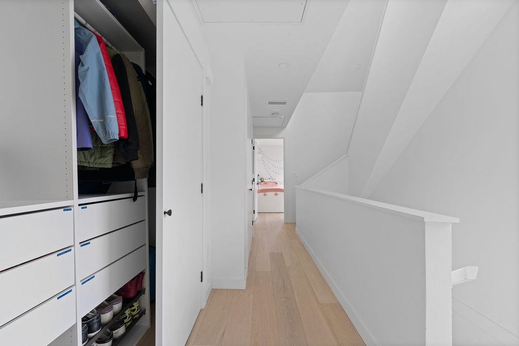 Listing image of 201 650 E 2ND STREET