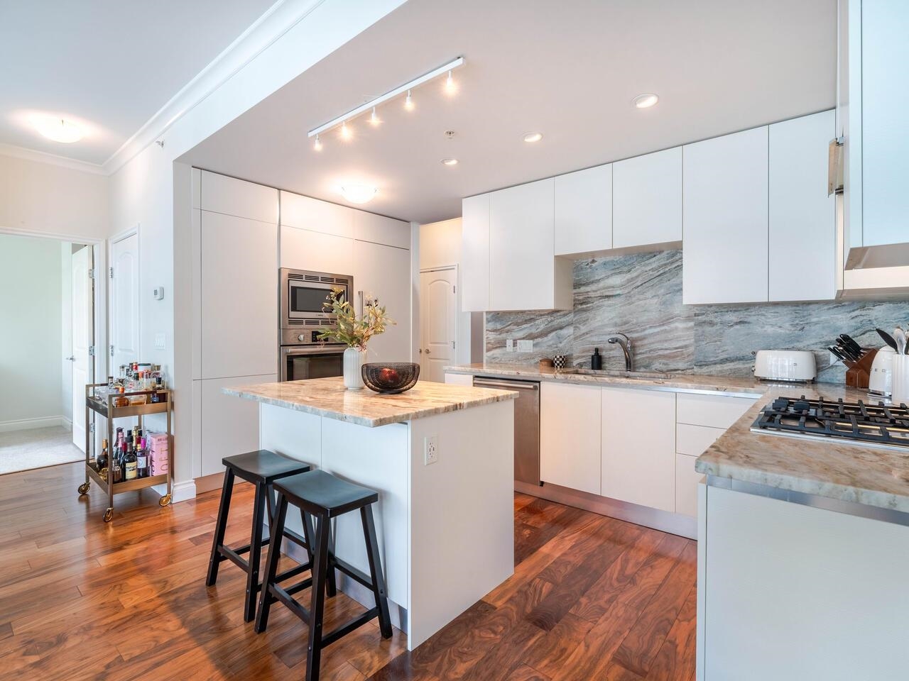 Listing image of 604 185 VICTORY SHIP WAY
