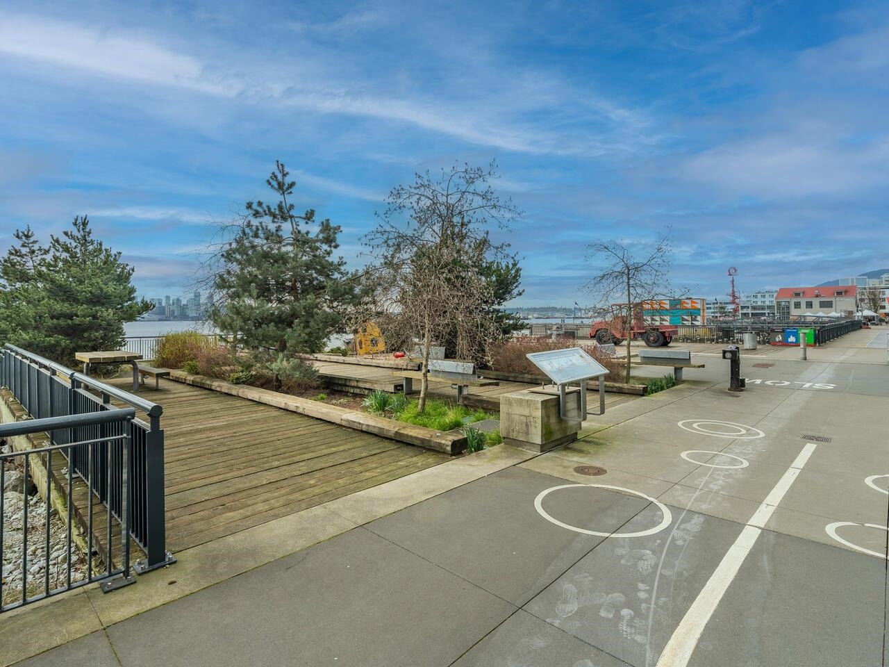 Listing image of 604 185 VICTORY SHIP WAY