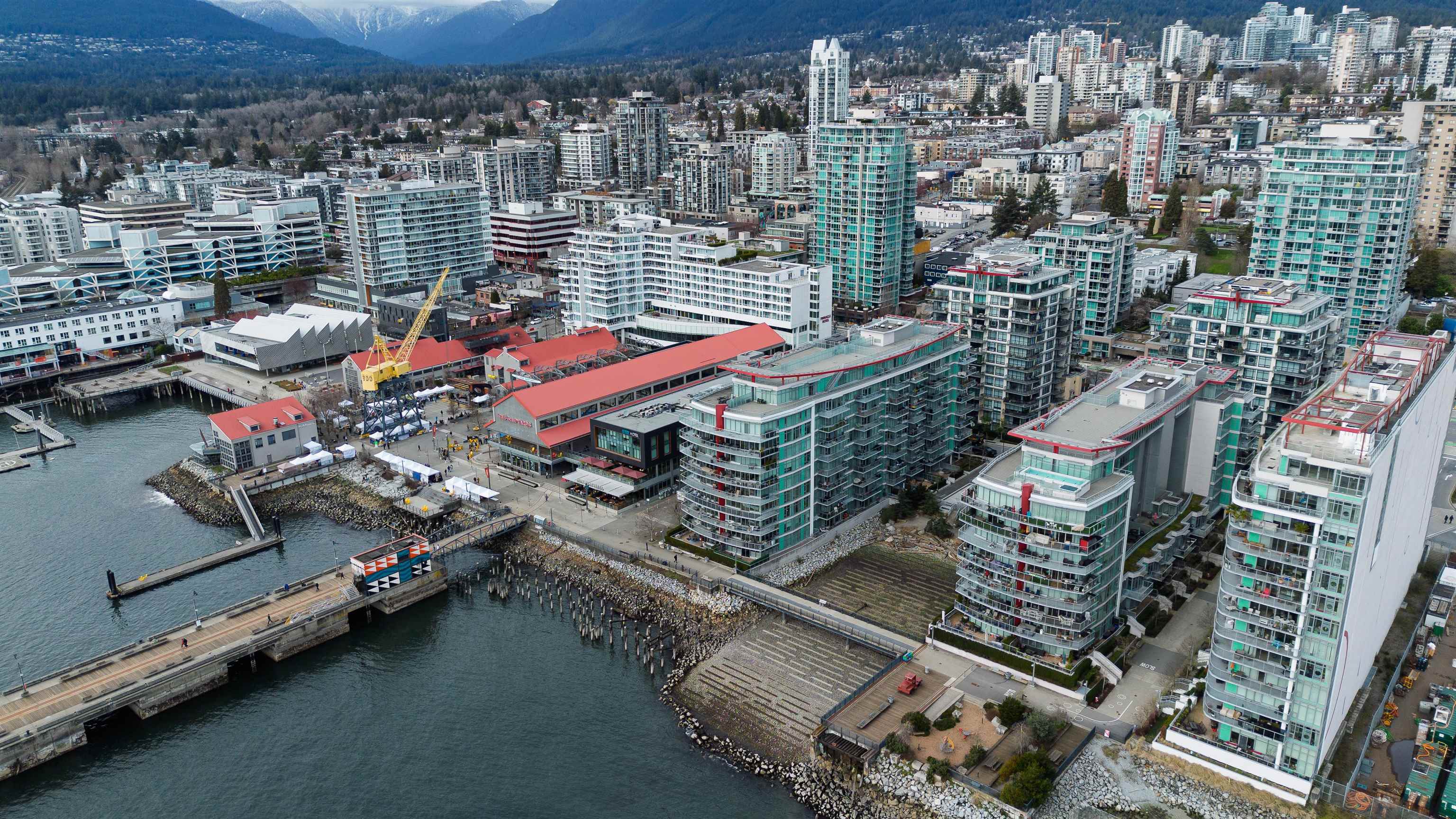 Listing image of 604 185 VICTORY SHIP WAY