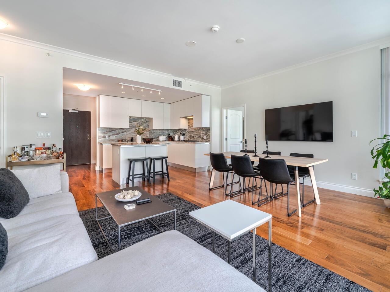 Listing image of 604 185 VICTORY SHIP WAY