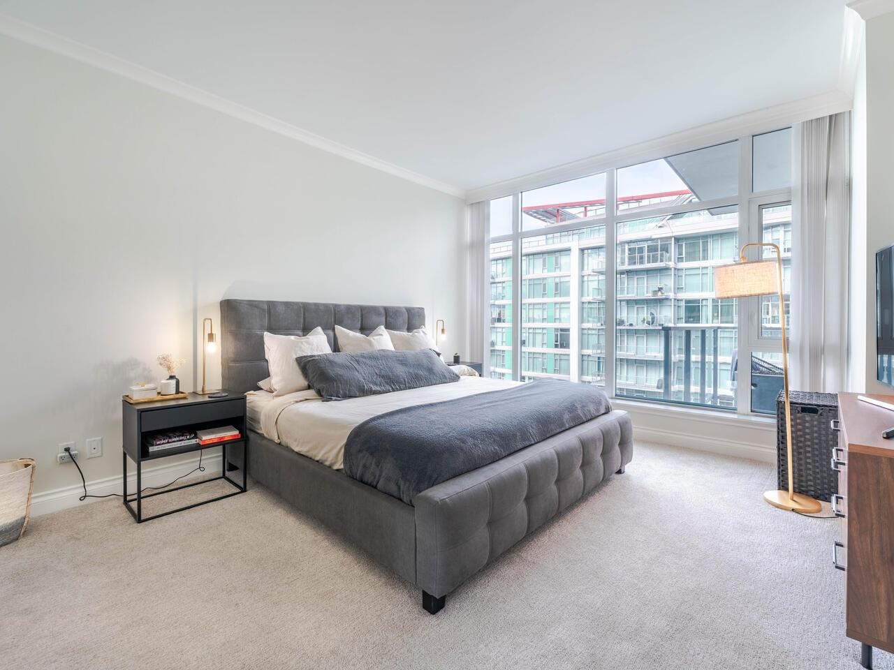Listing image of 604 185 VICTORY SHIP WAY