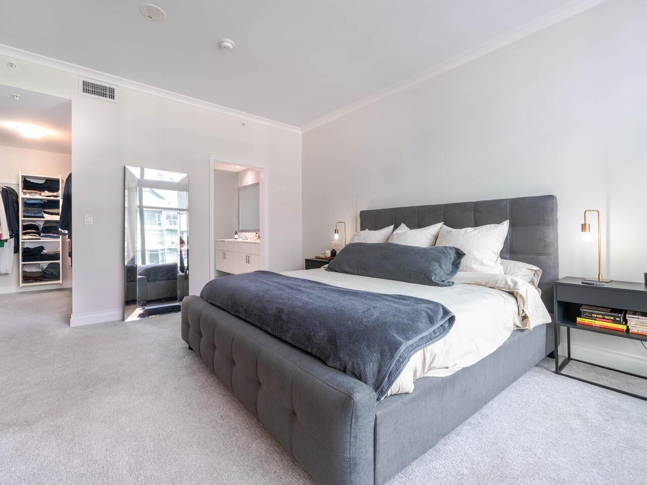 Listing image of 604 185 VICTORY SHIP WAY