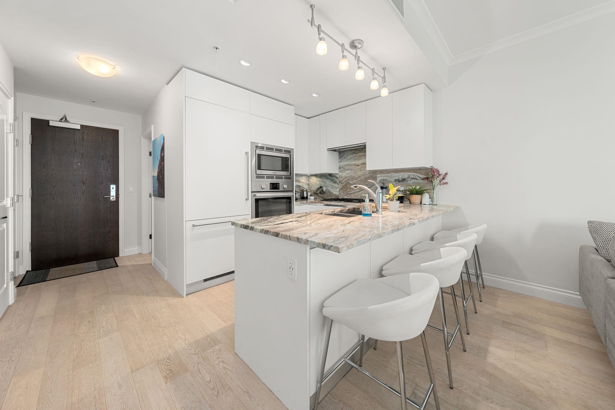 Listing image of 313 175 VICTORY SHIP WAY