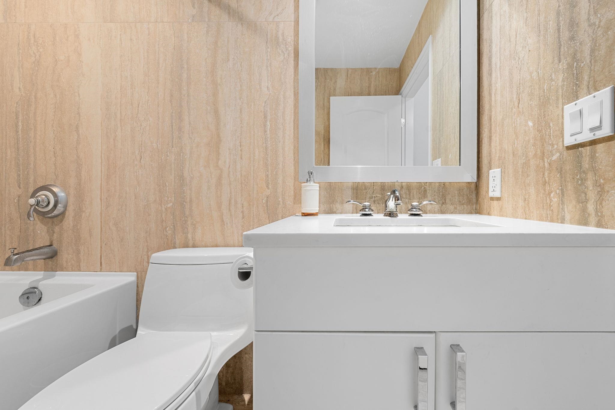 Listing image of 313 175 VICTORY SHIP WAY