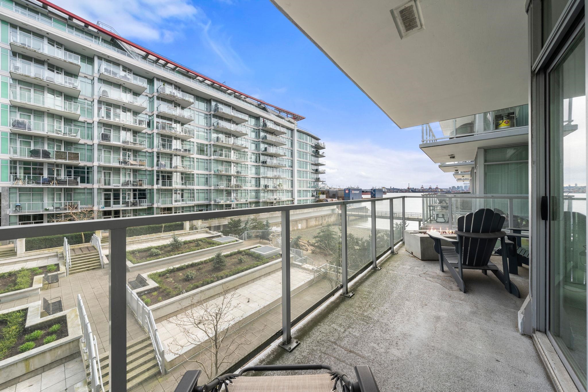 Listing image of 313 175 VICTORY SHIP WAY