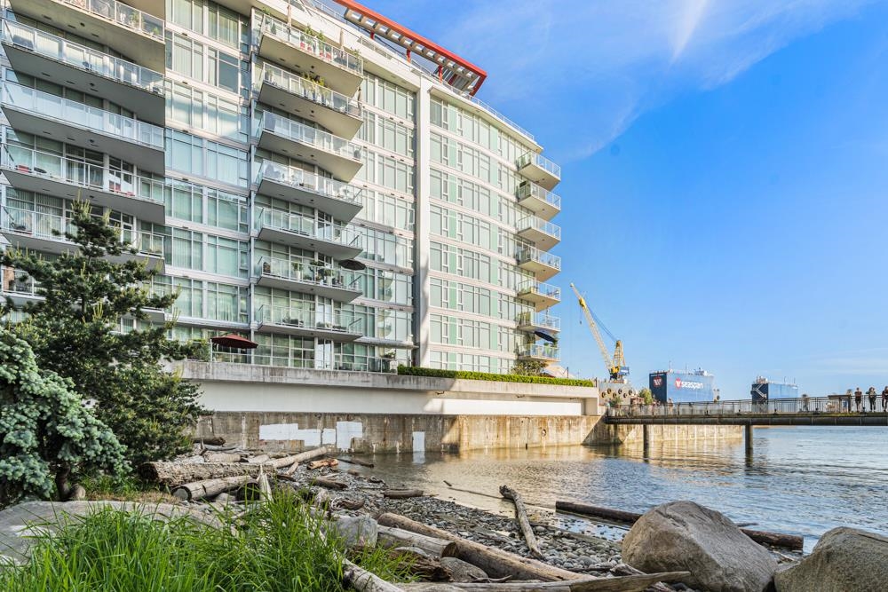 Listing image of 313 175 VICTORY SHIP WAY