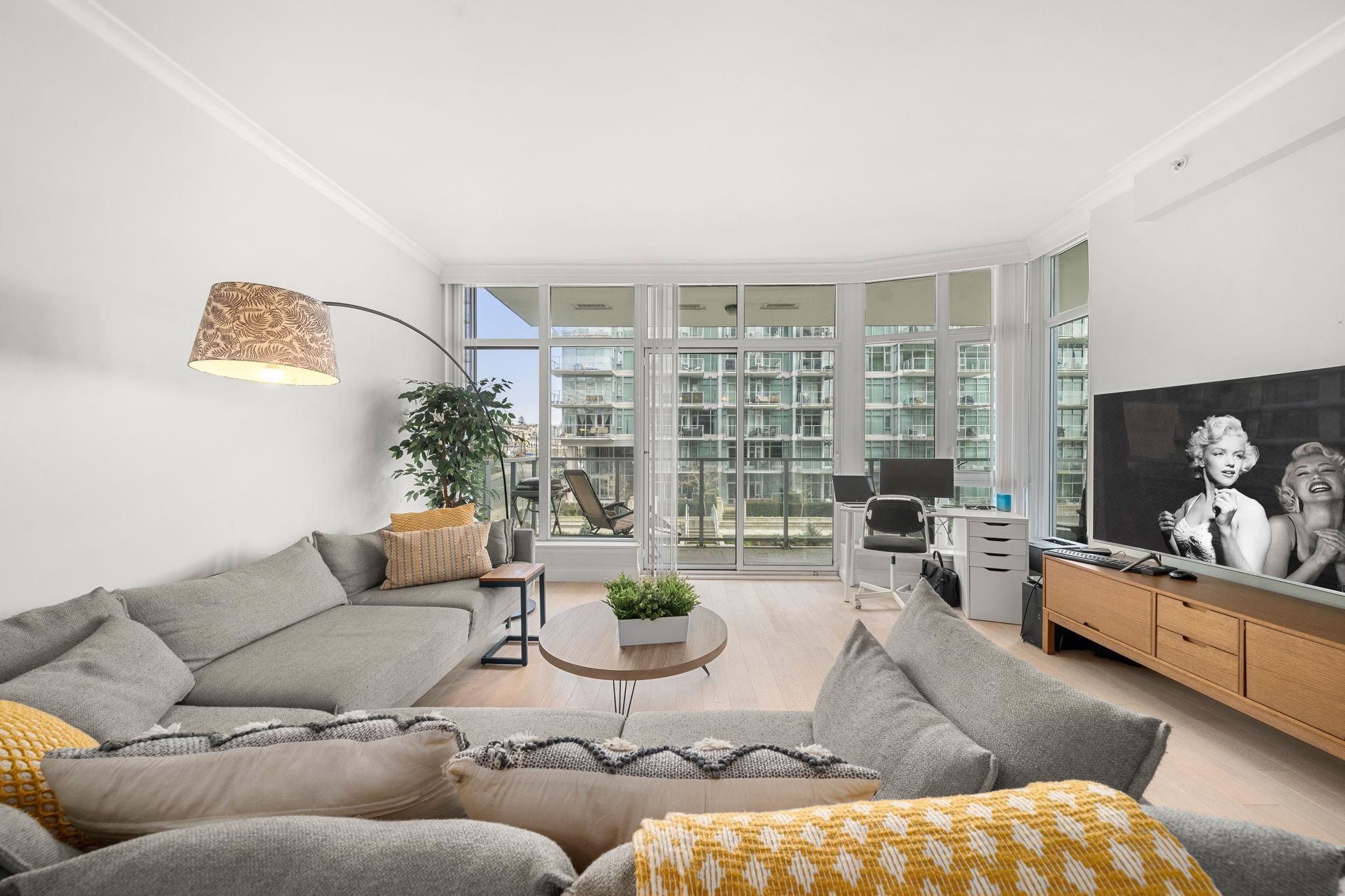 Listing image of 313 175 VICTORY SHIP WAY
