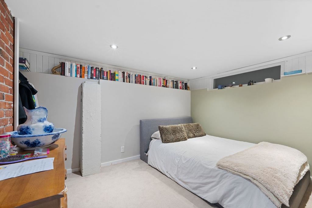 Listing image of 1045 CORTELL STREET
