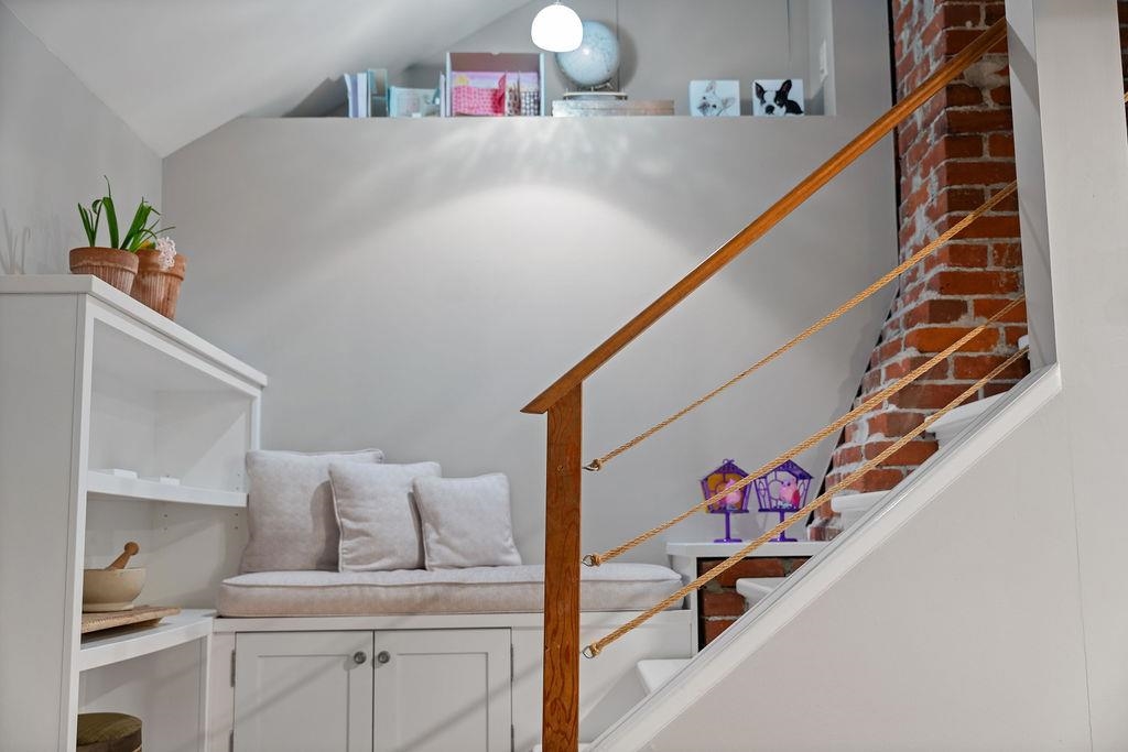 Listing image of 1045 CORTELL STREET