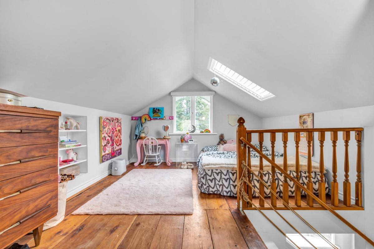 Listing image of 1045 CORTELL STREET