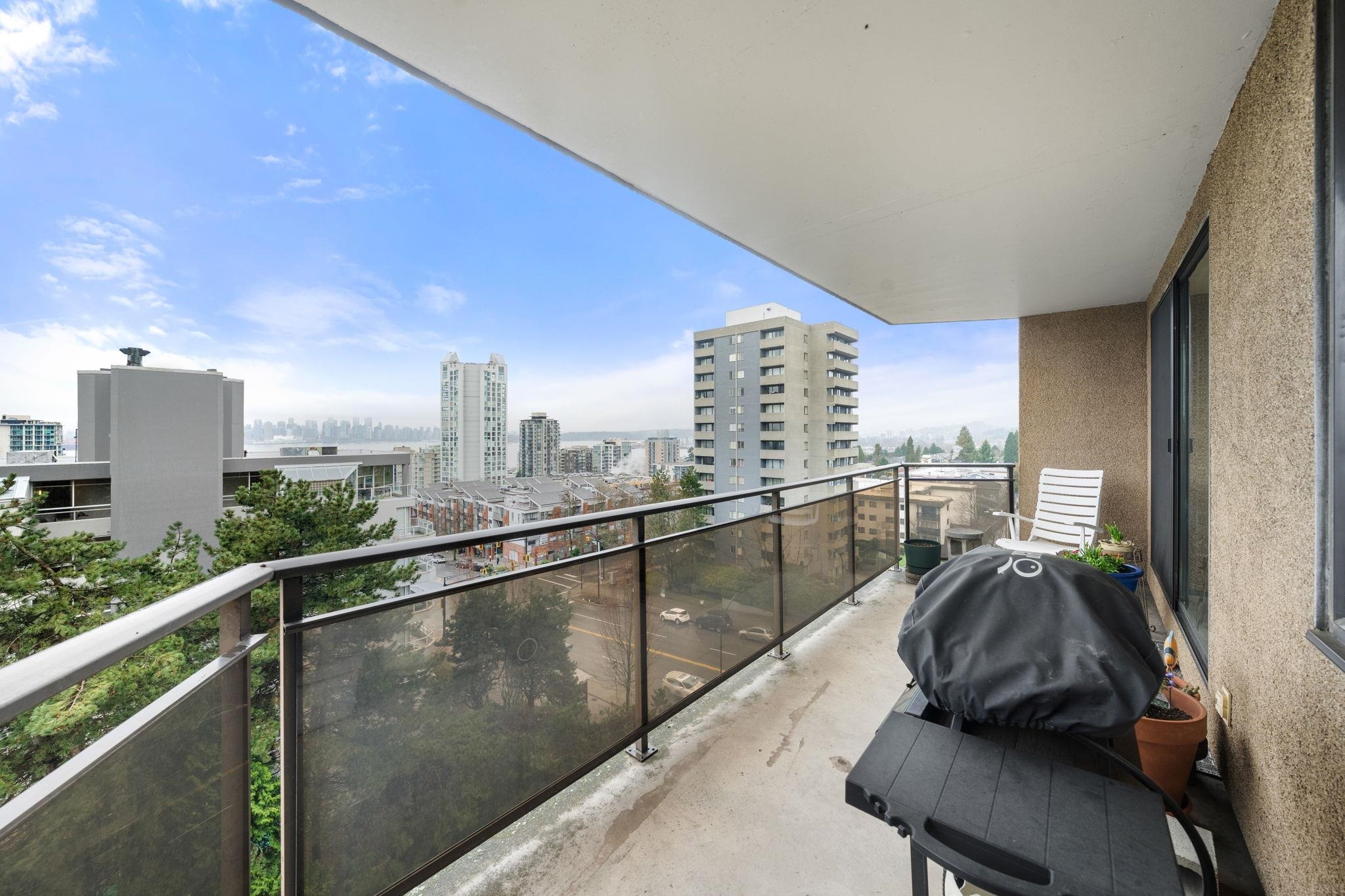 Listing image of 703 444 LONSDALE AVENUE