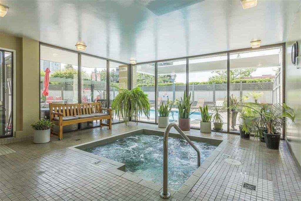 Listing image of 703 444 LONSDALE AVENUE
