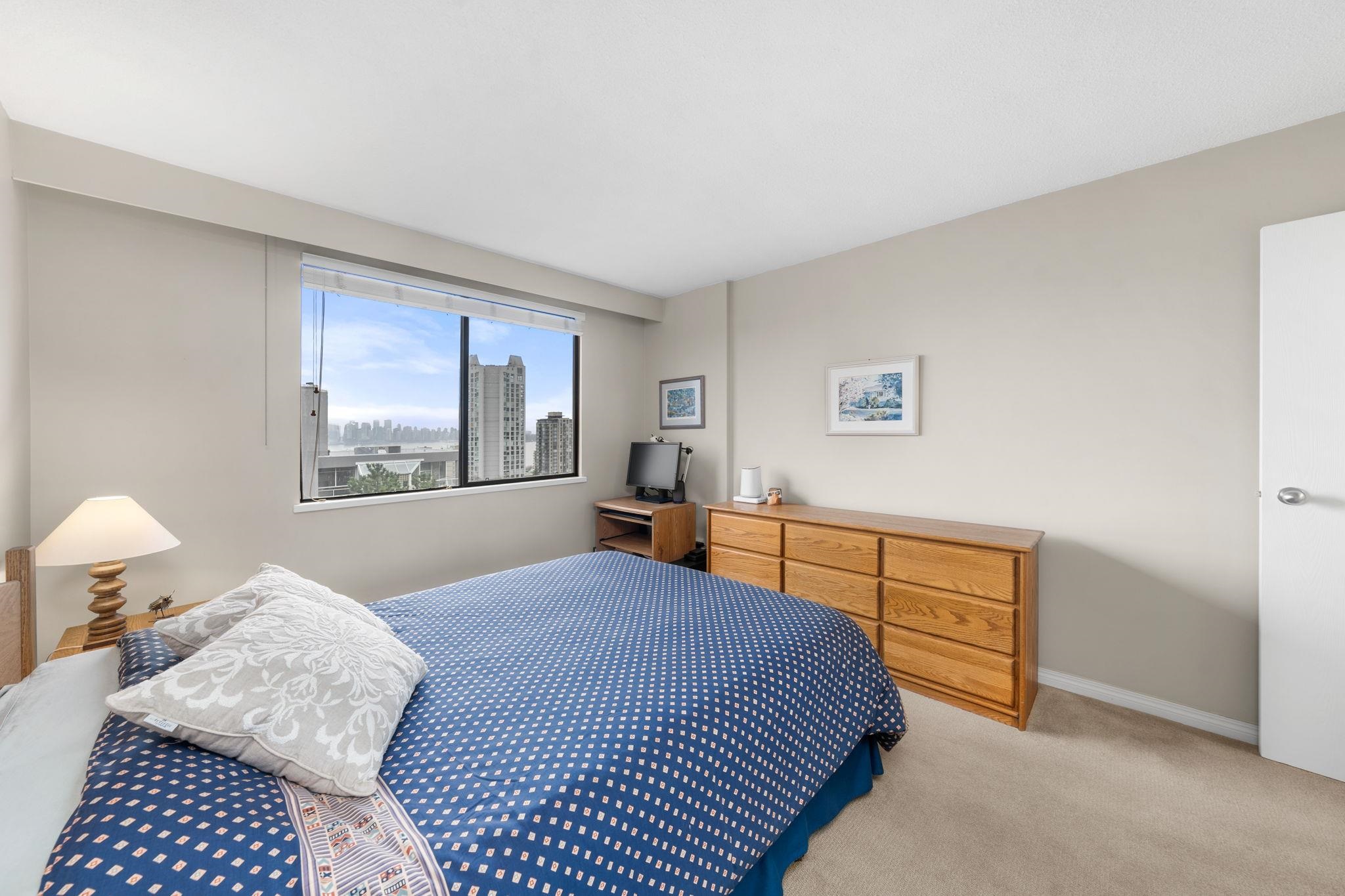 Listing image of 703 444 LONSDALE AVENUE