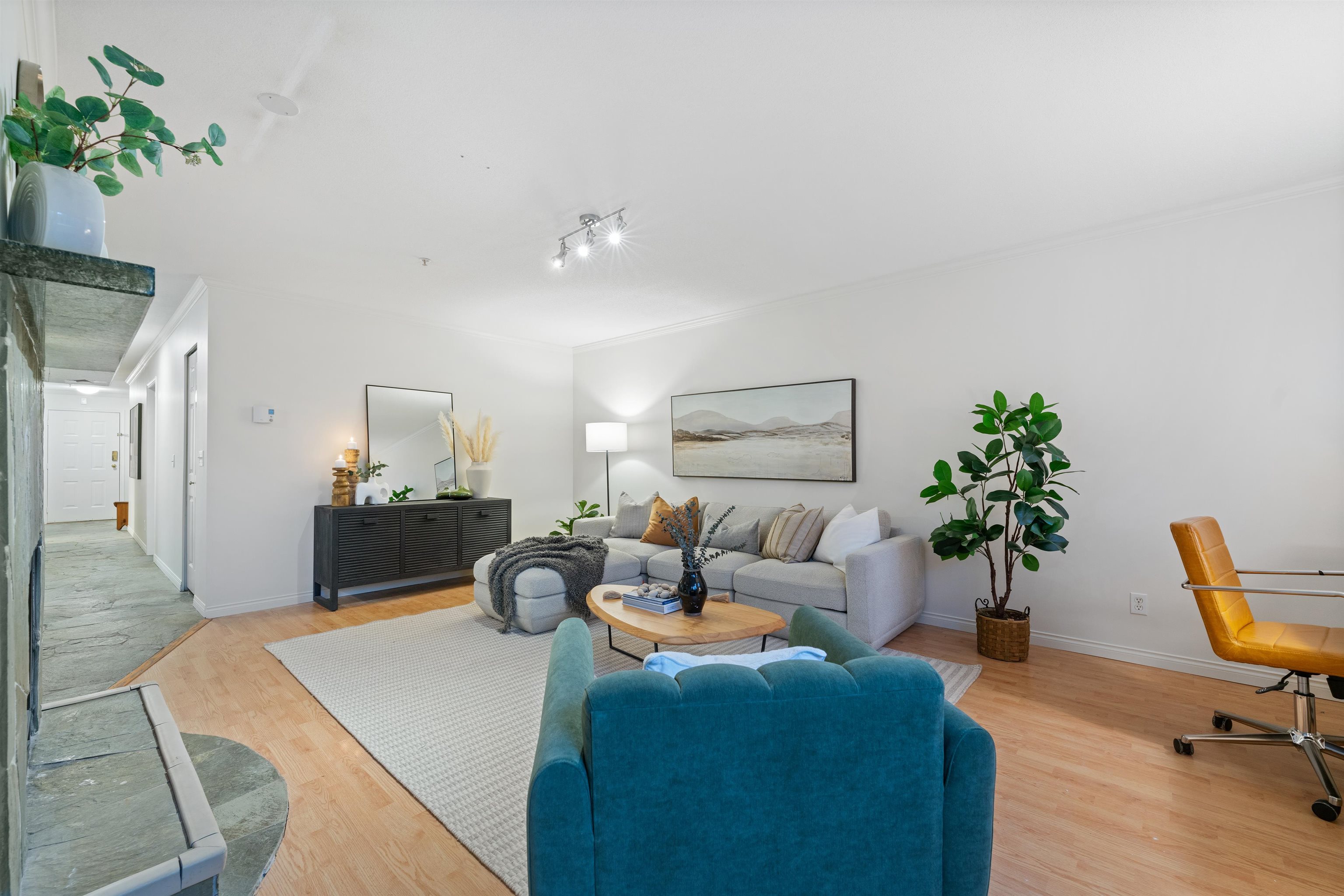 Listing image of 309 1050 BOWRON COURT
