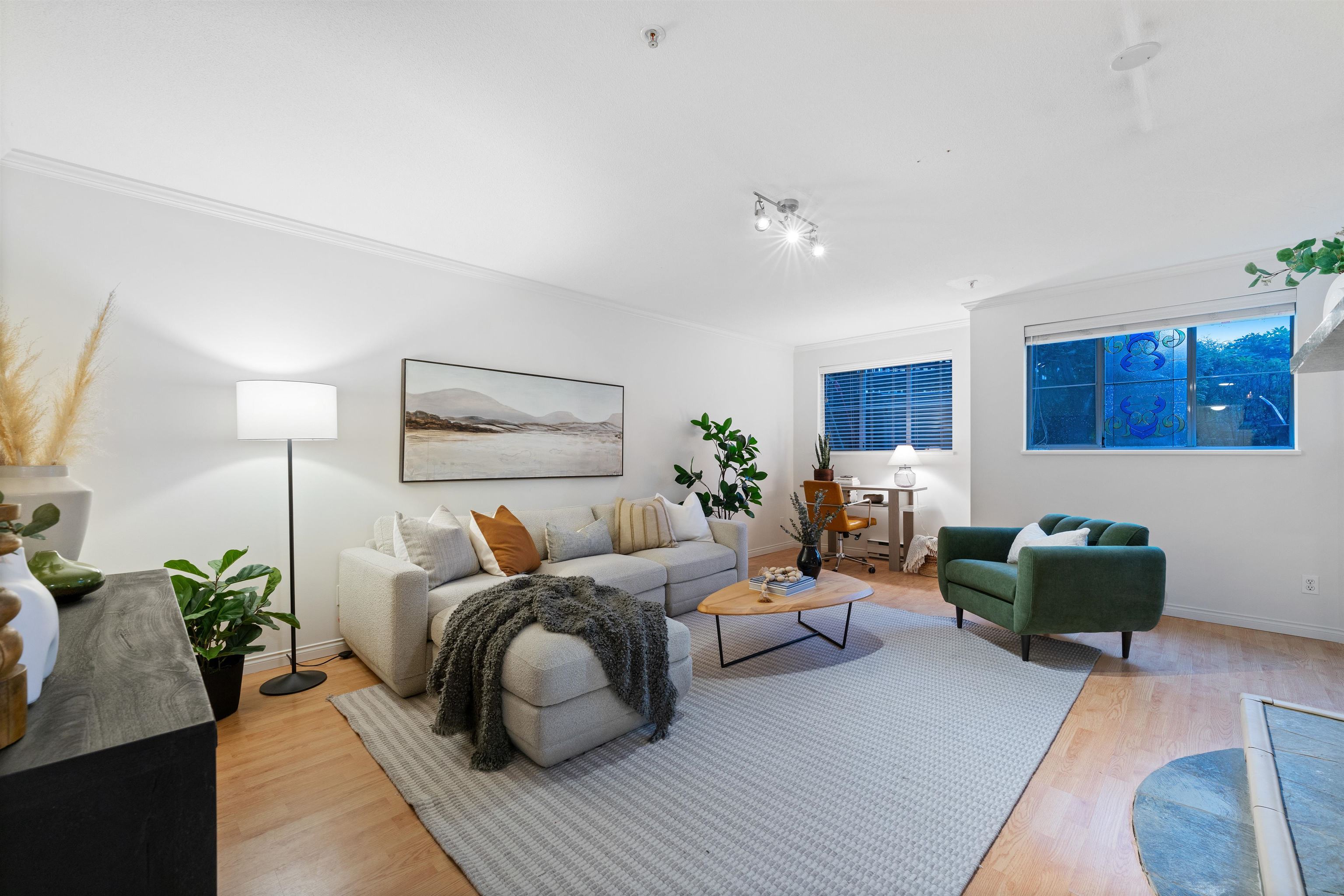 Listing image of 309 1050 BOWRON COURT