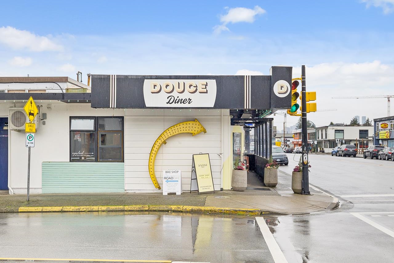 Listing image of 402 1201 W 16TH STREET