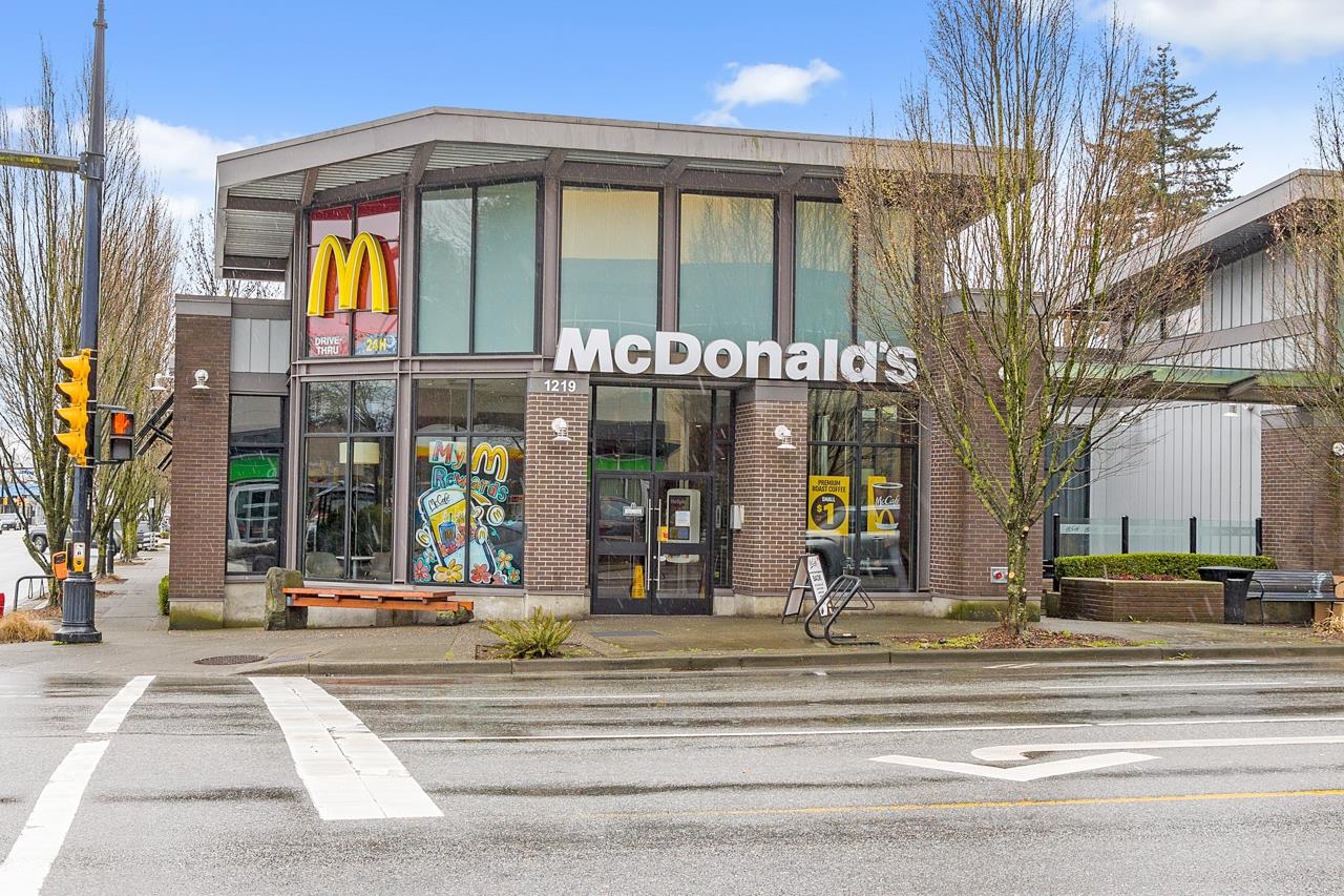 Listing image of 402 1201 W 16TH STREET