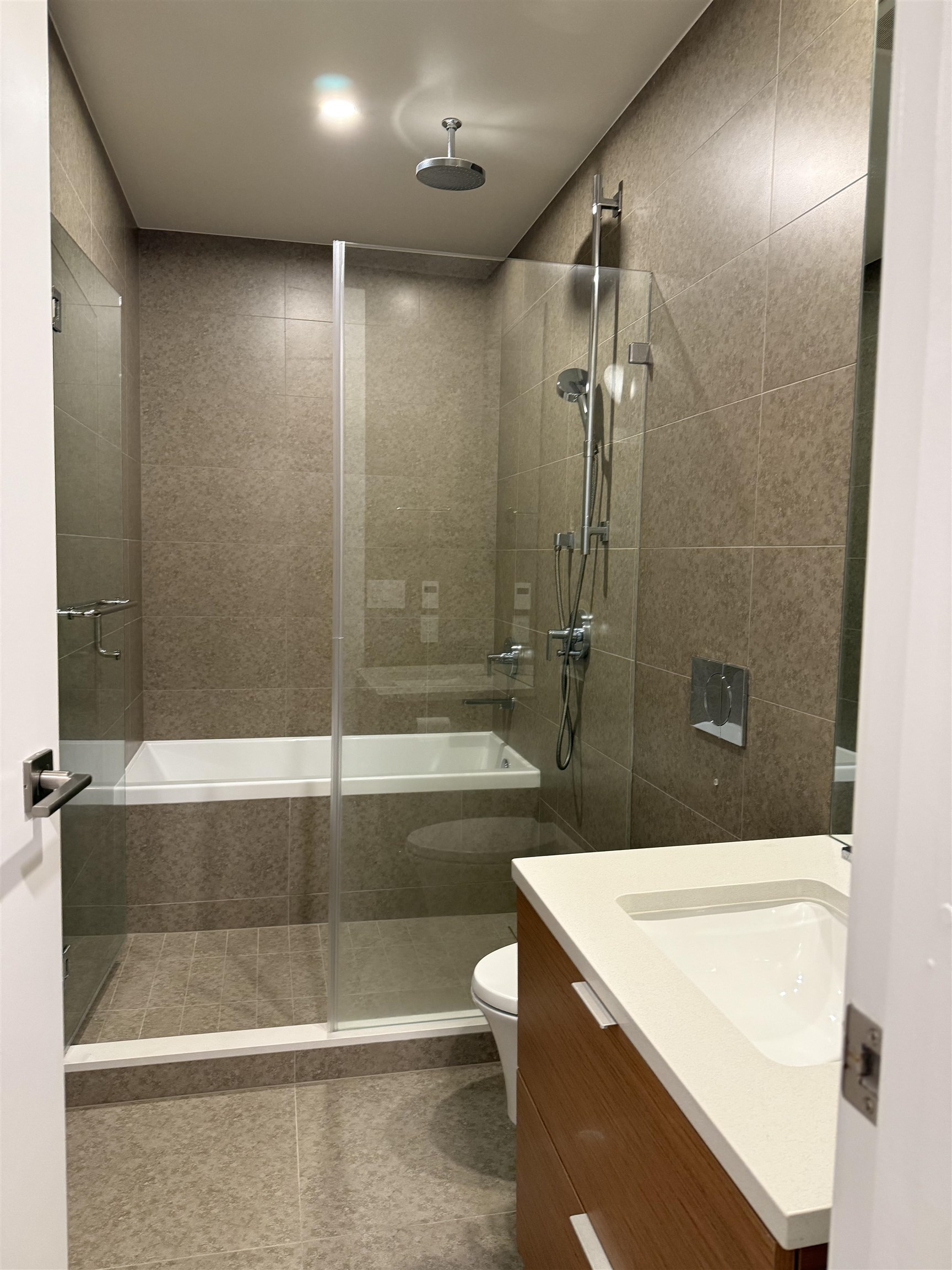 Listing image of 101 6699 NELSON AVENUE