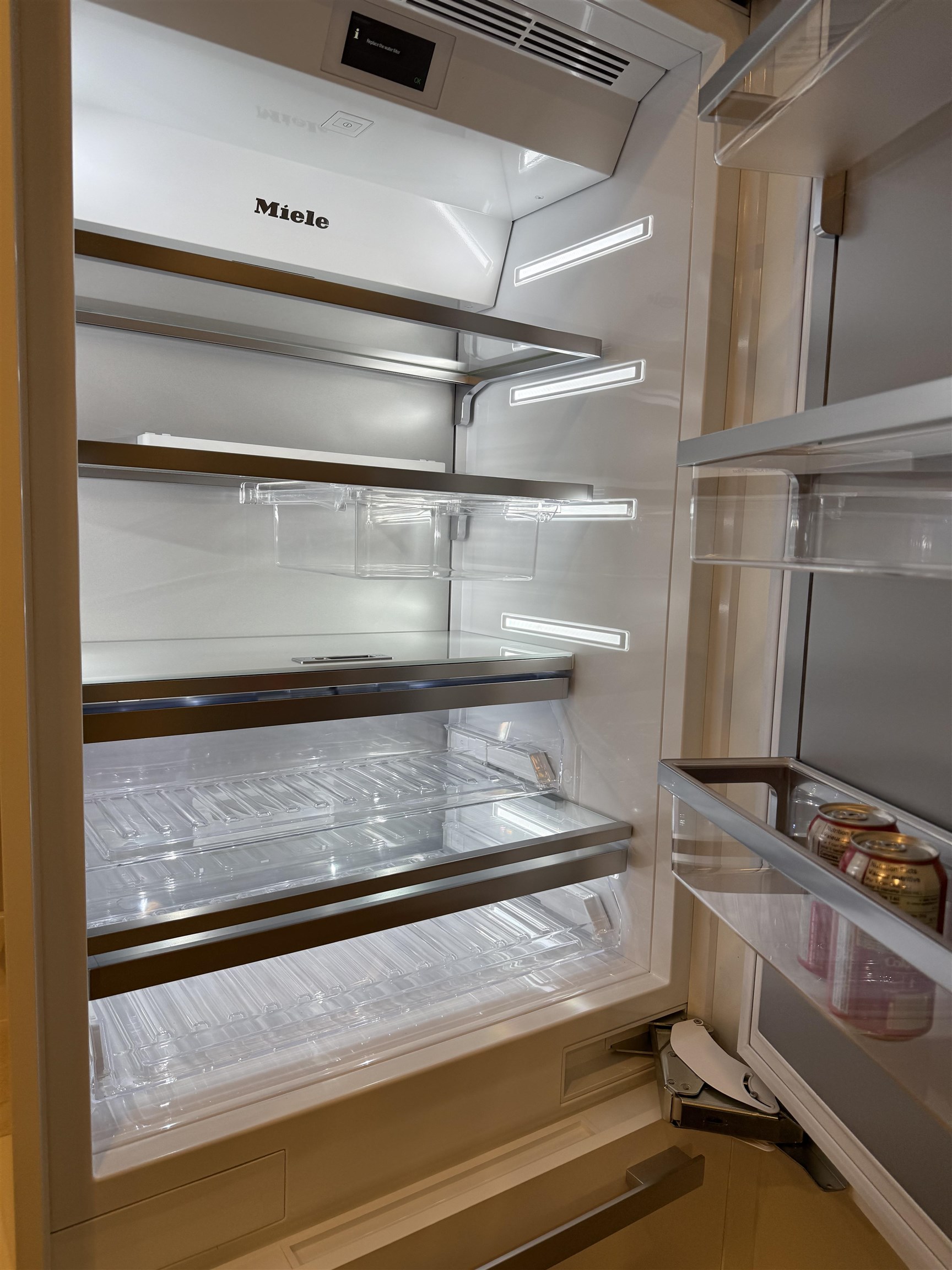 Listing image of 101 6699 NELSON AVENUE