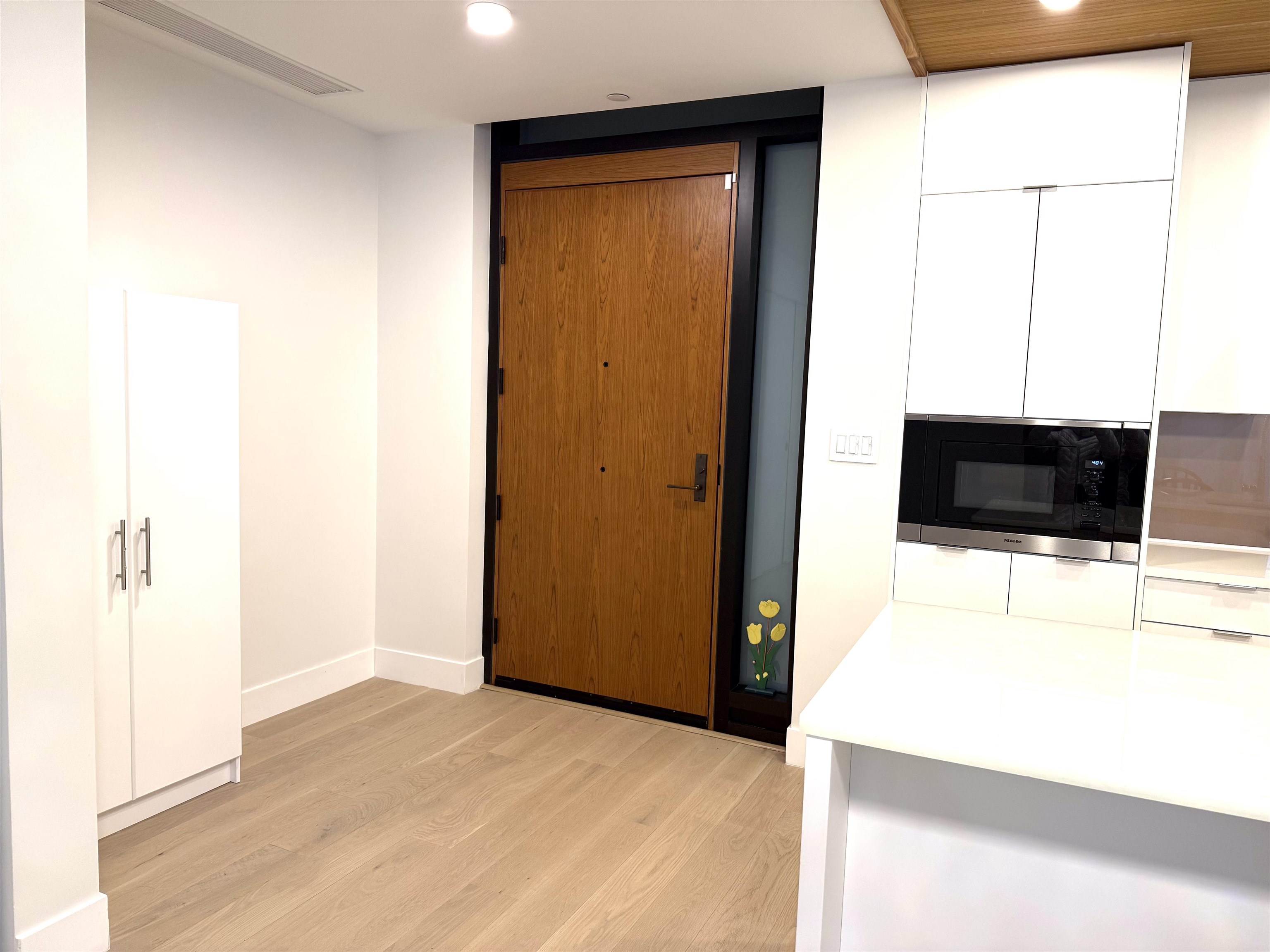 Listing image of 101 6699 NELSON AVENUE