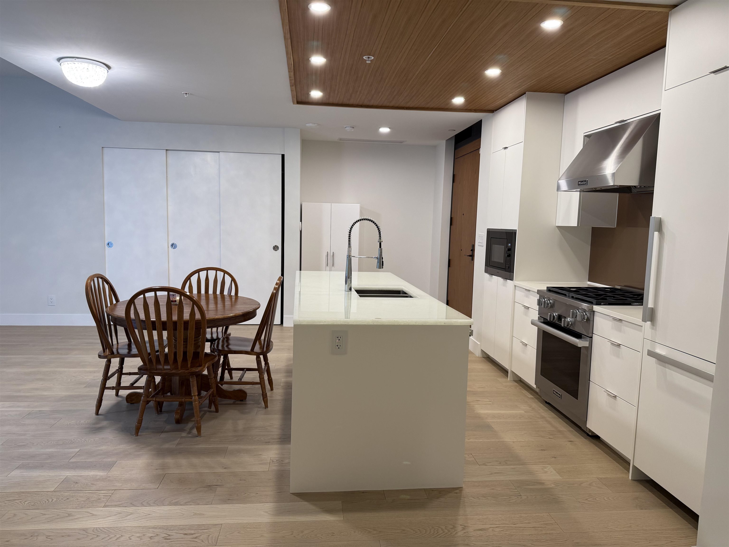 Listing image of 101 6699 NELSON AVENUE