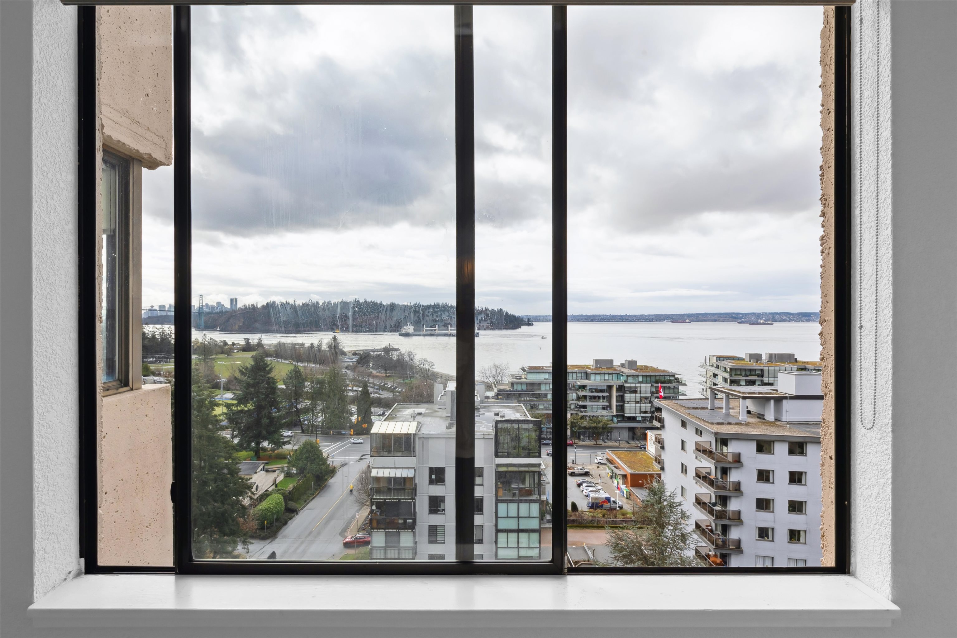 Listing image of 1101 555 13TH STREET