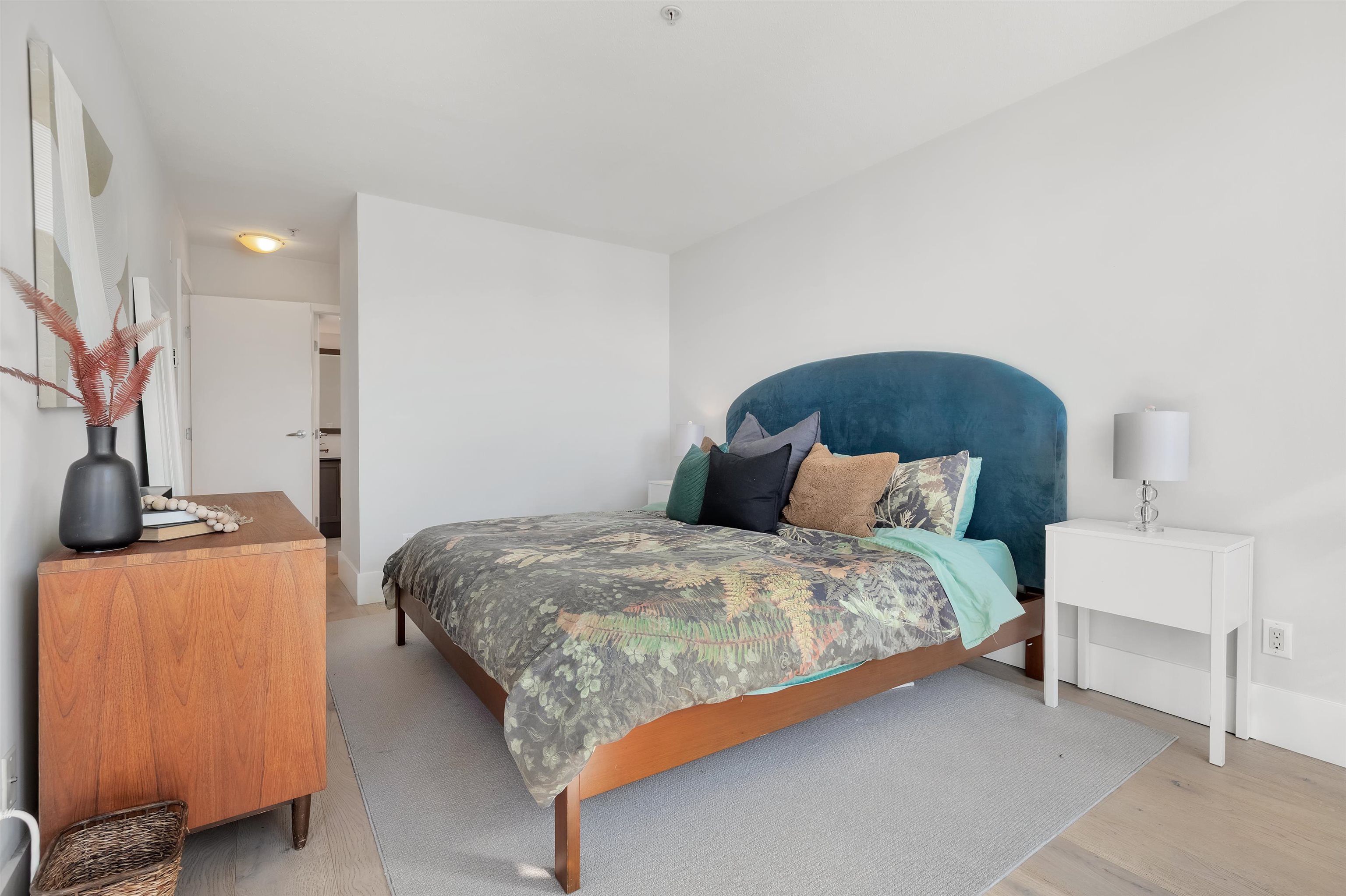 Listing image of 503 122 E 3RD STREET