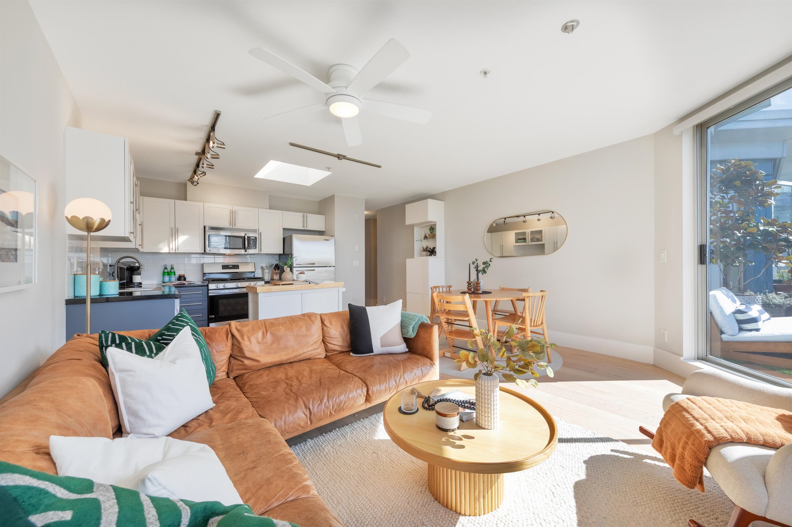 Listing image of 503 122 E 3RD STREET