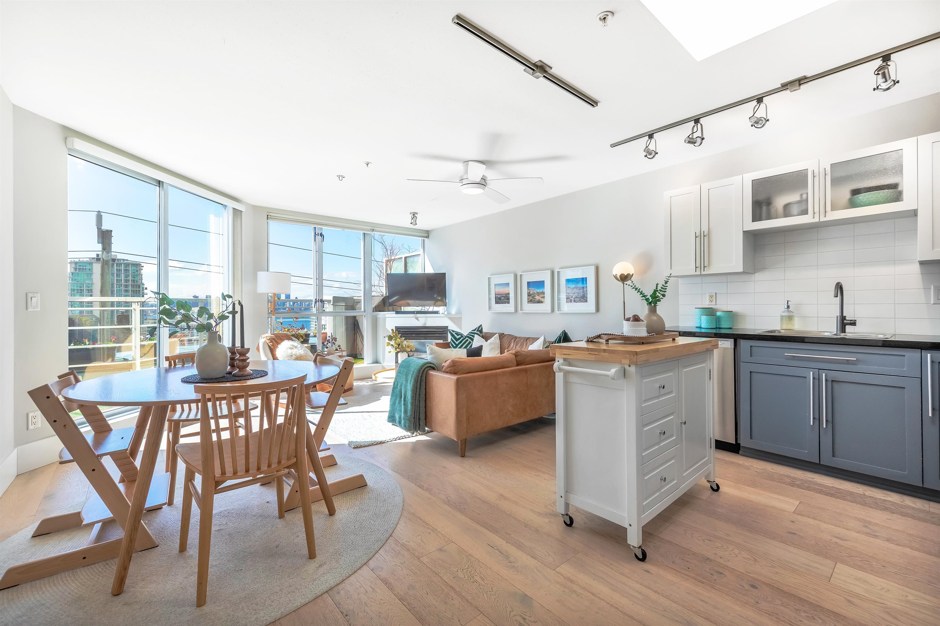 Listing image of 503 122 E 3RD STREET