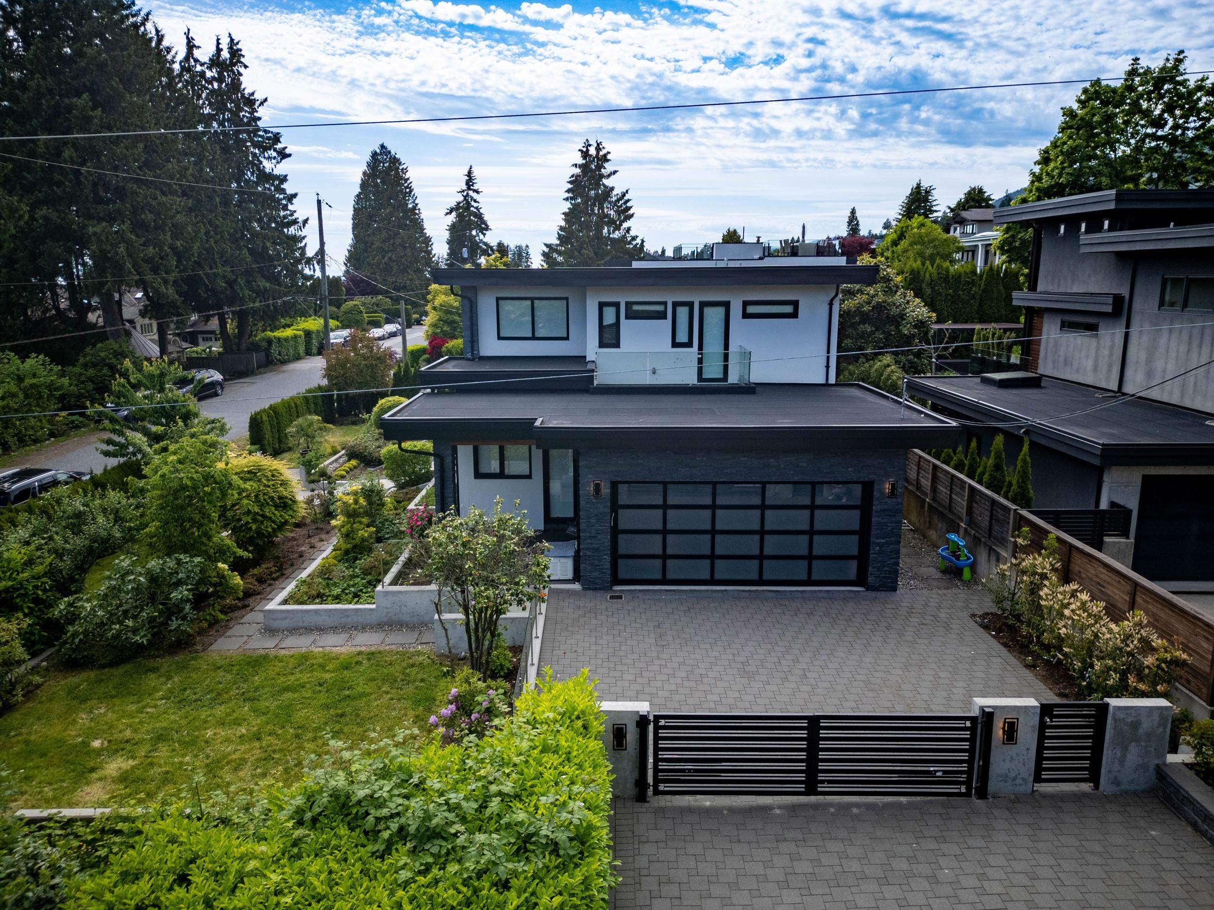 Listing image of 2213 KINGS AVENUE