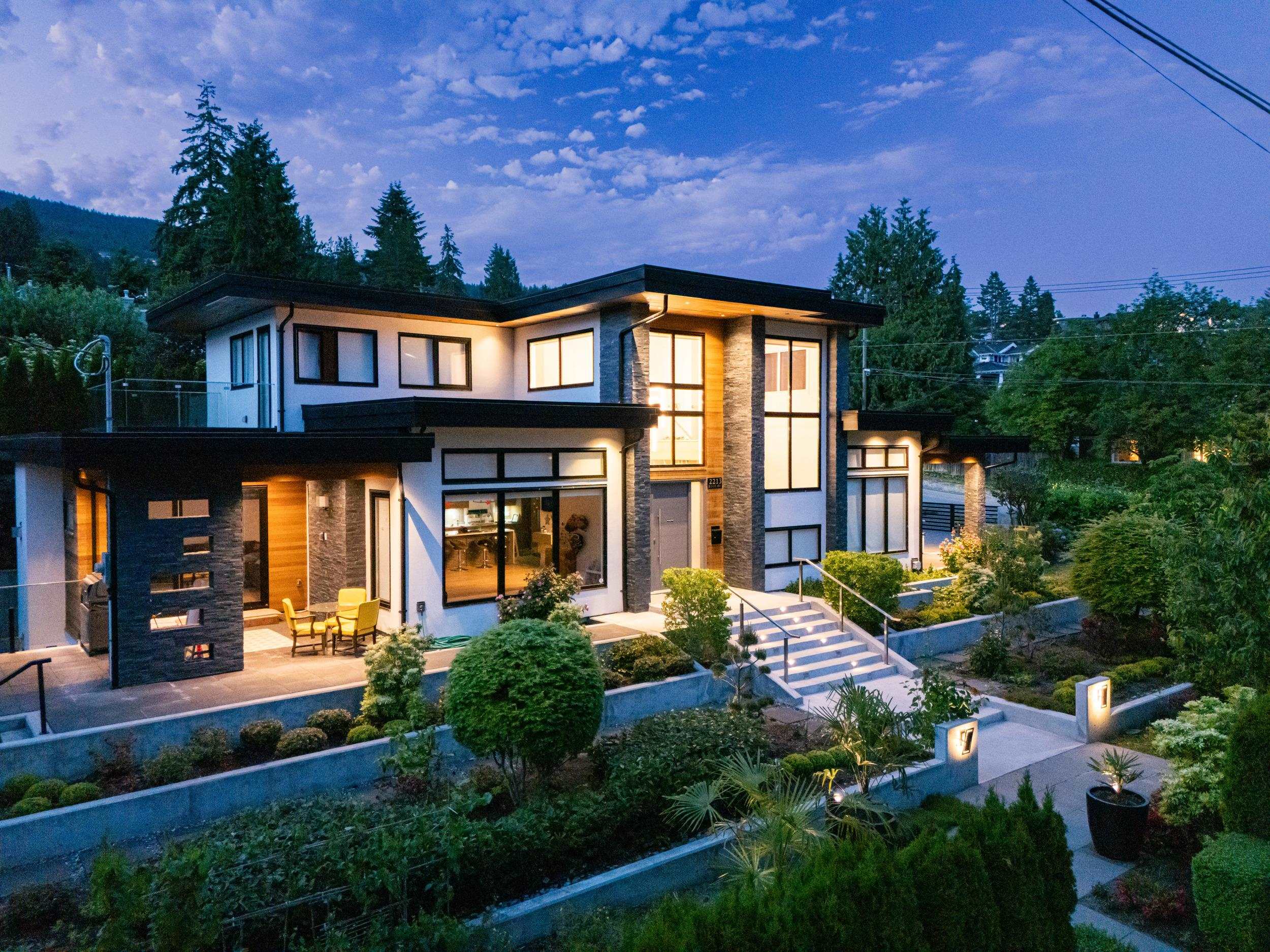Listing image of 2213 KINGS AVENUE
