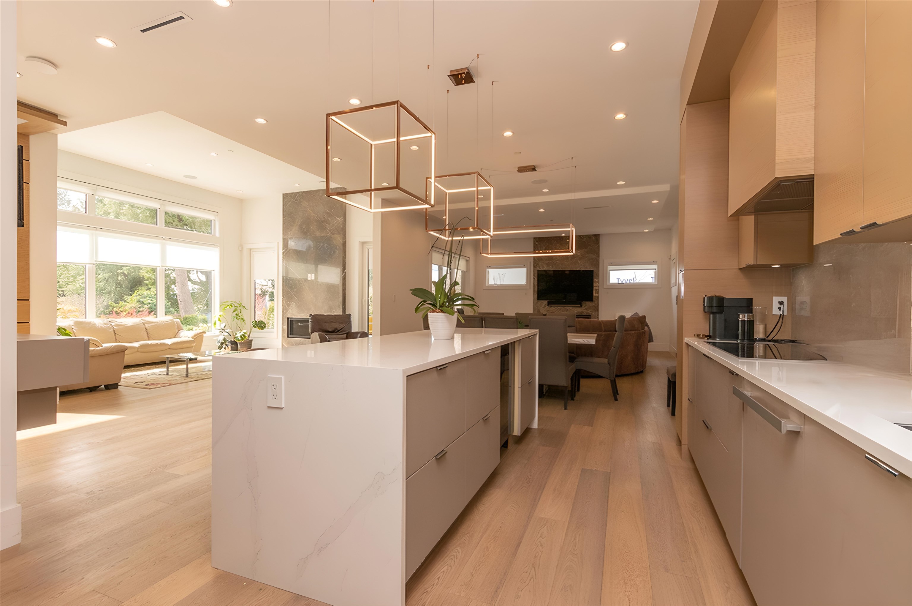 Listing image of 2213 KINGS AVENUE