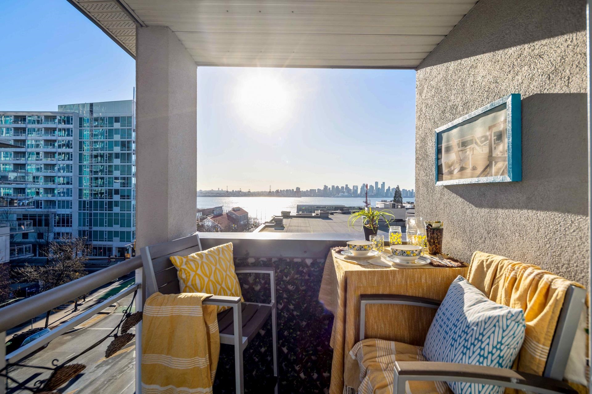 Listing image of 406 108 W ESPLANADE