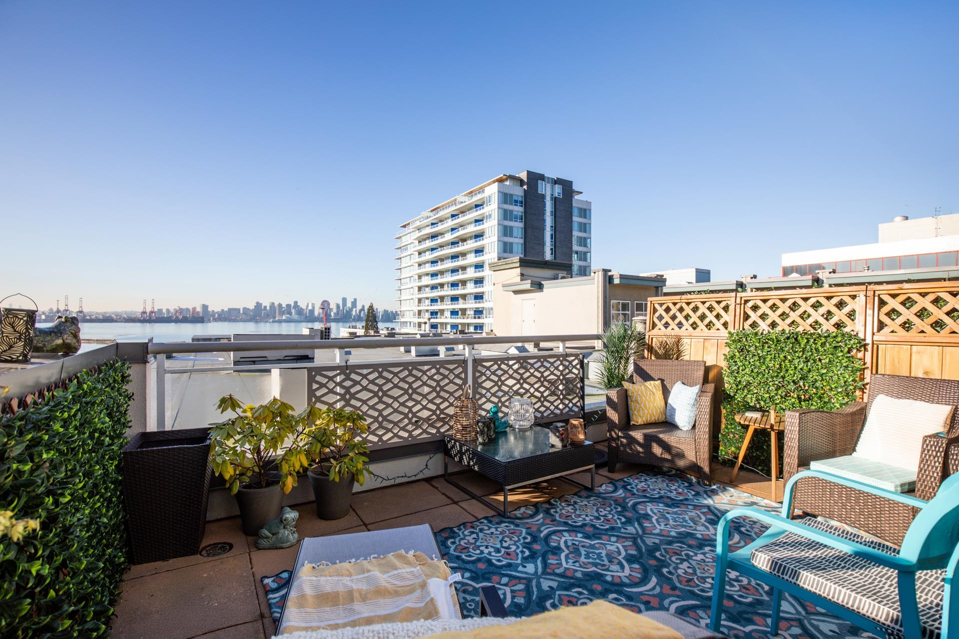 Listing image of 406 108 W ESPLANADE