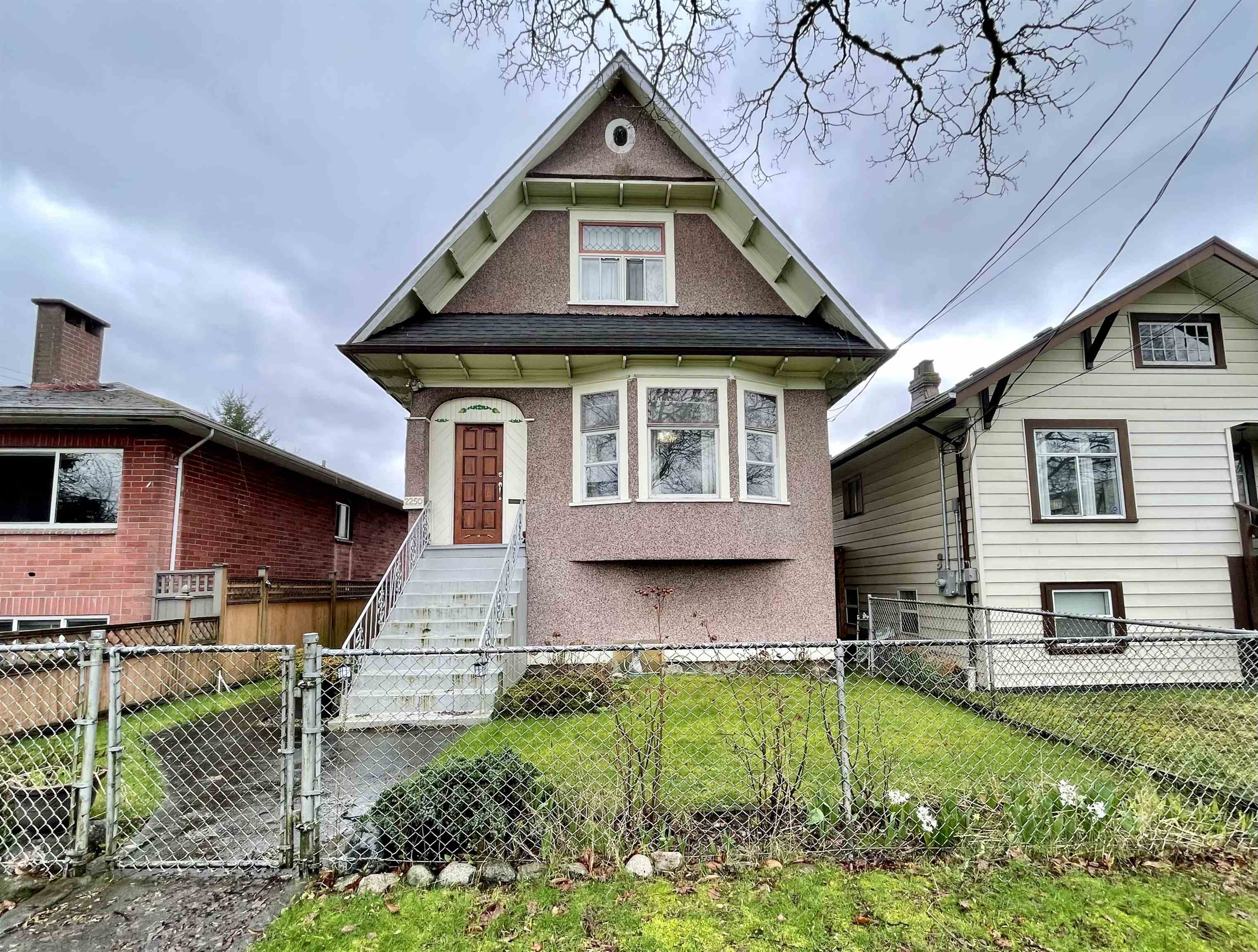 Listing image of 2250 E PENDER STREET