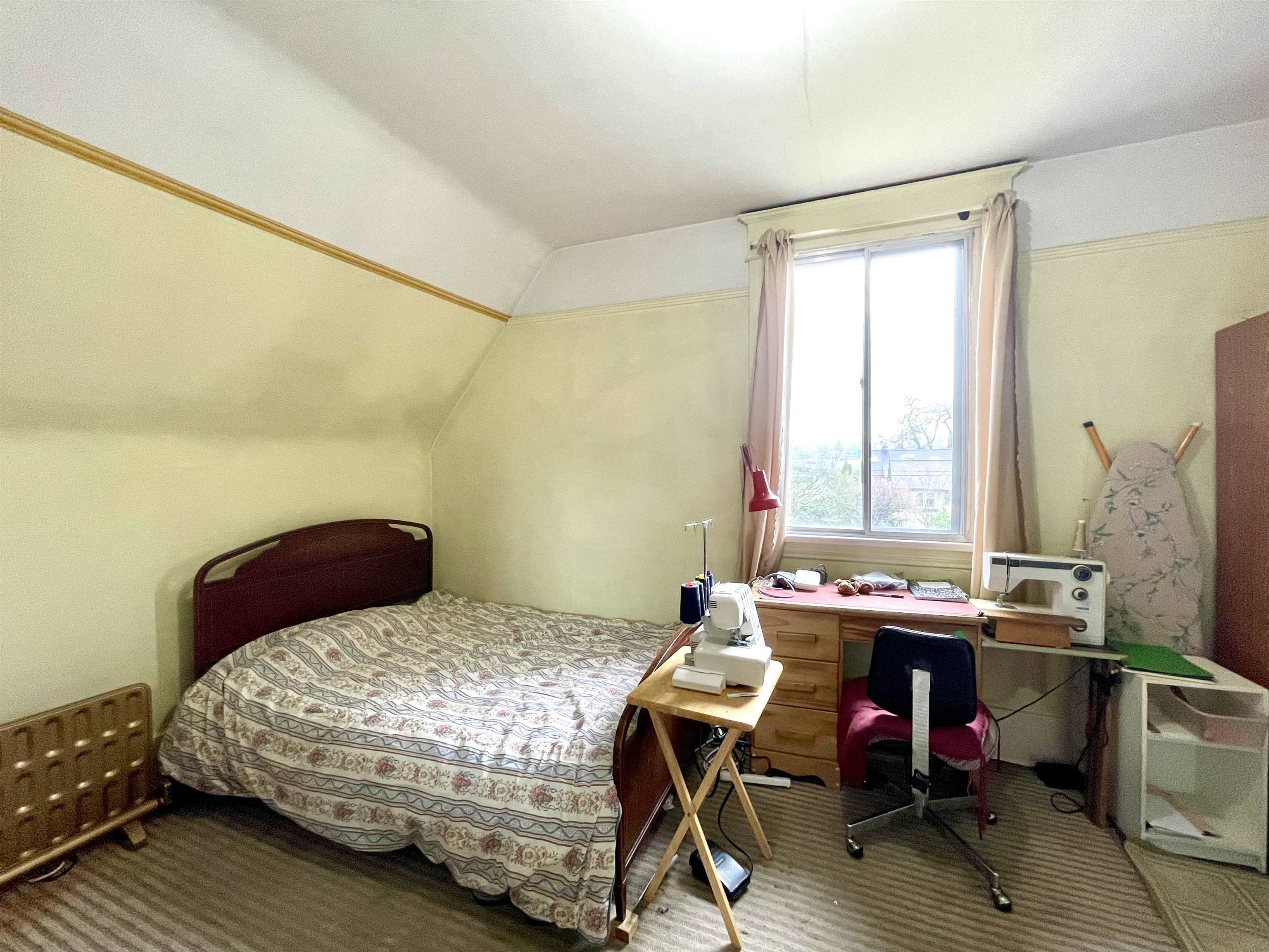 Listing image of 2250 E PENDER STREET
