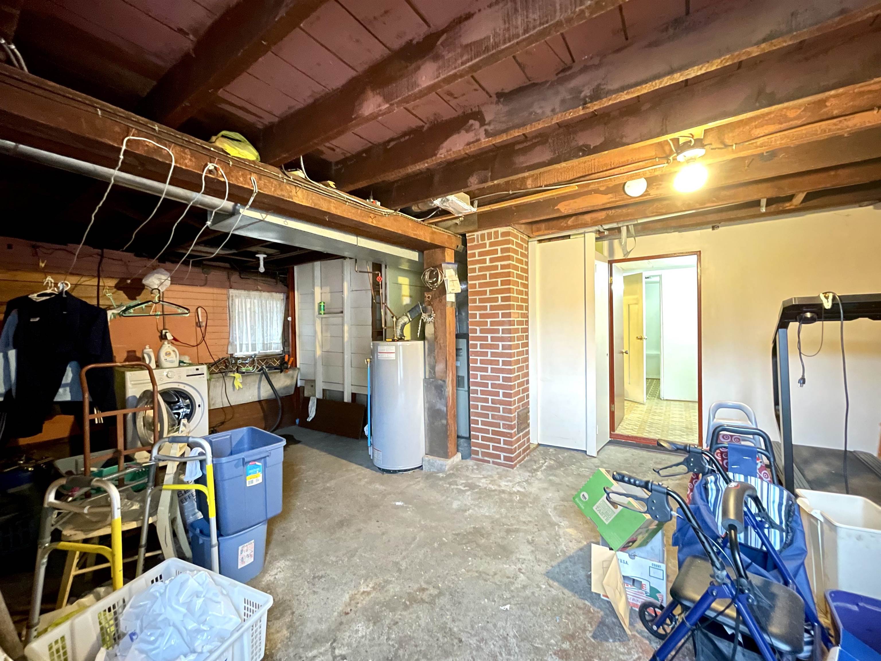 Listing image of 2250 E PENDER STREET