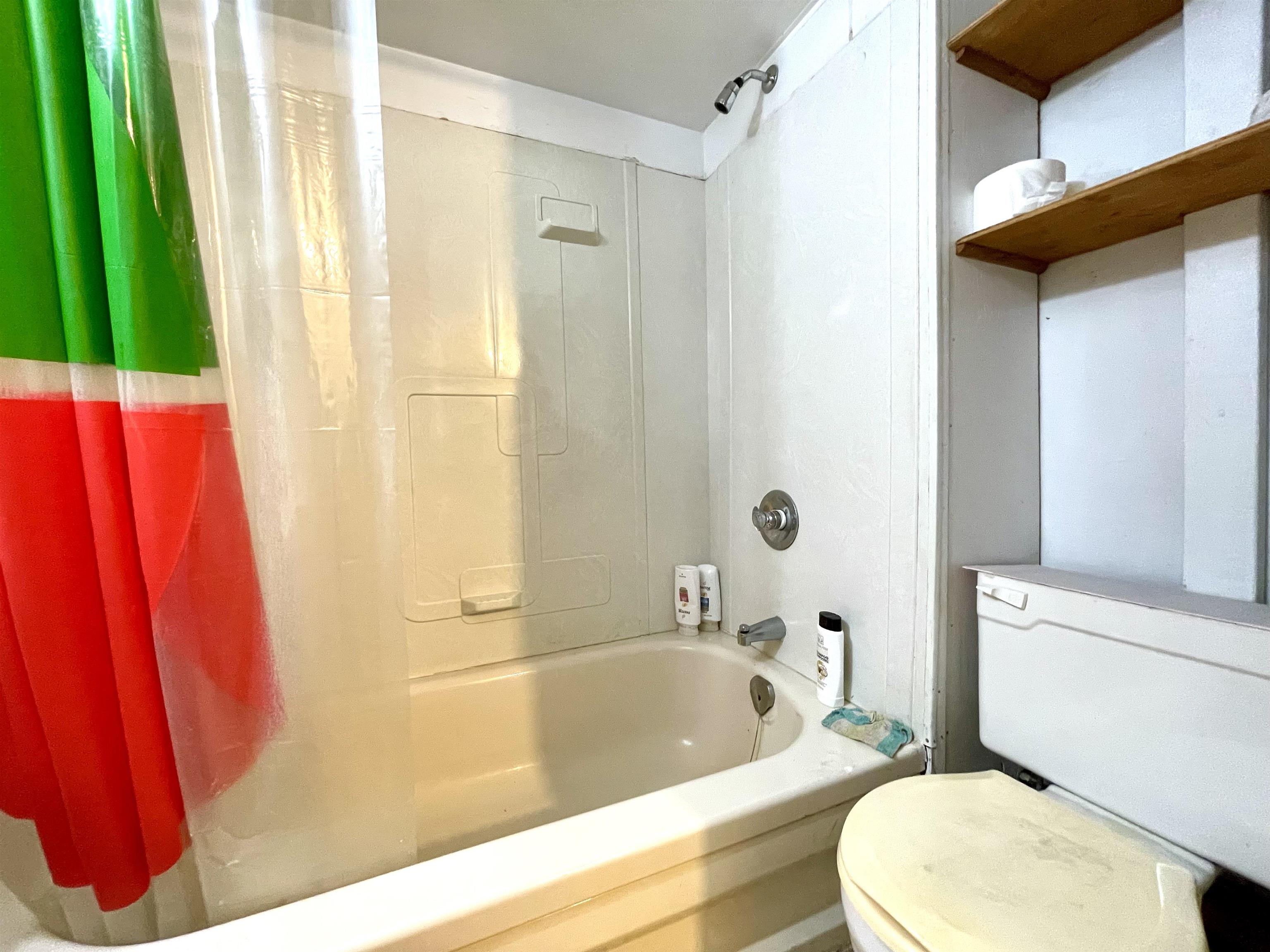 Listing image of 2250 E PENDER STREET