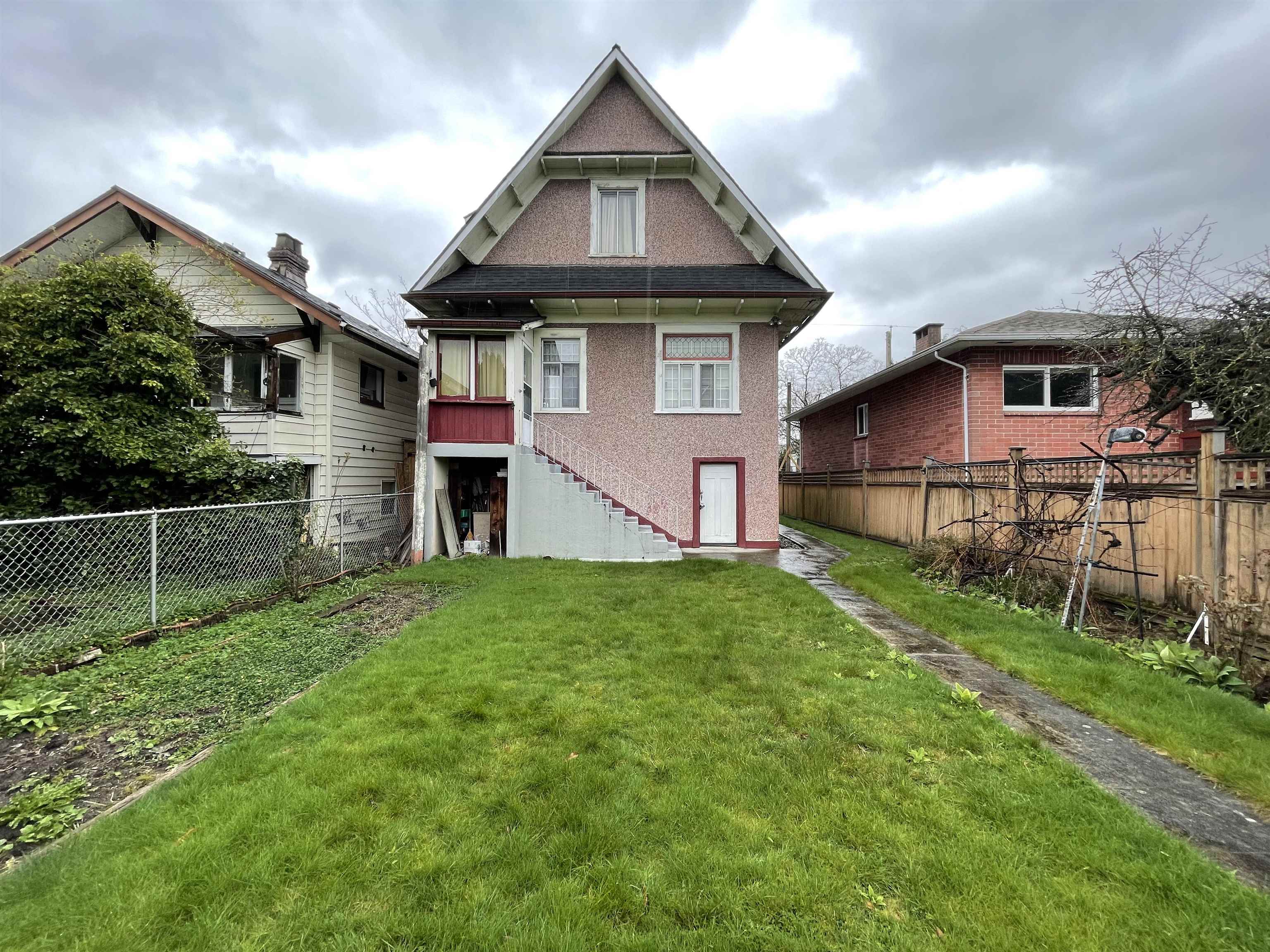 Listing image of 2250 E PENDER STREET