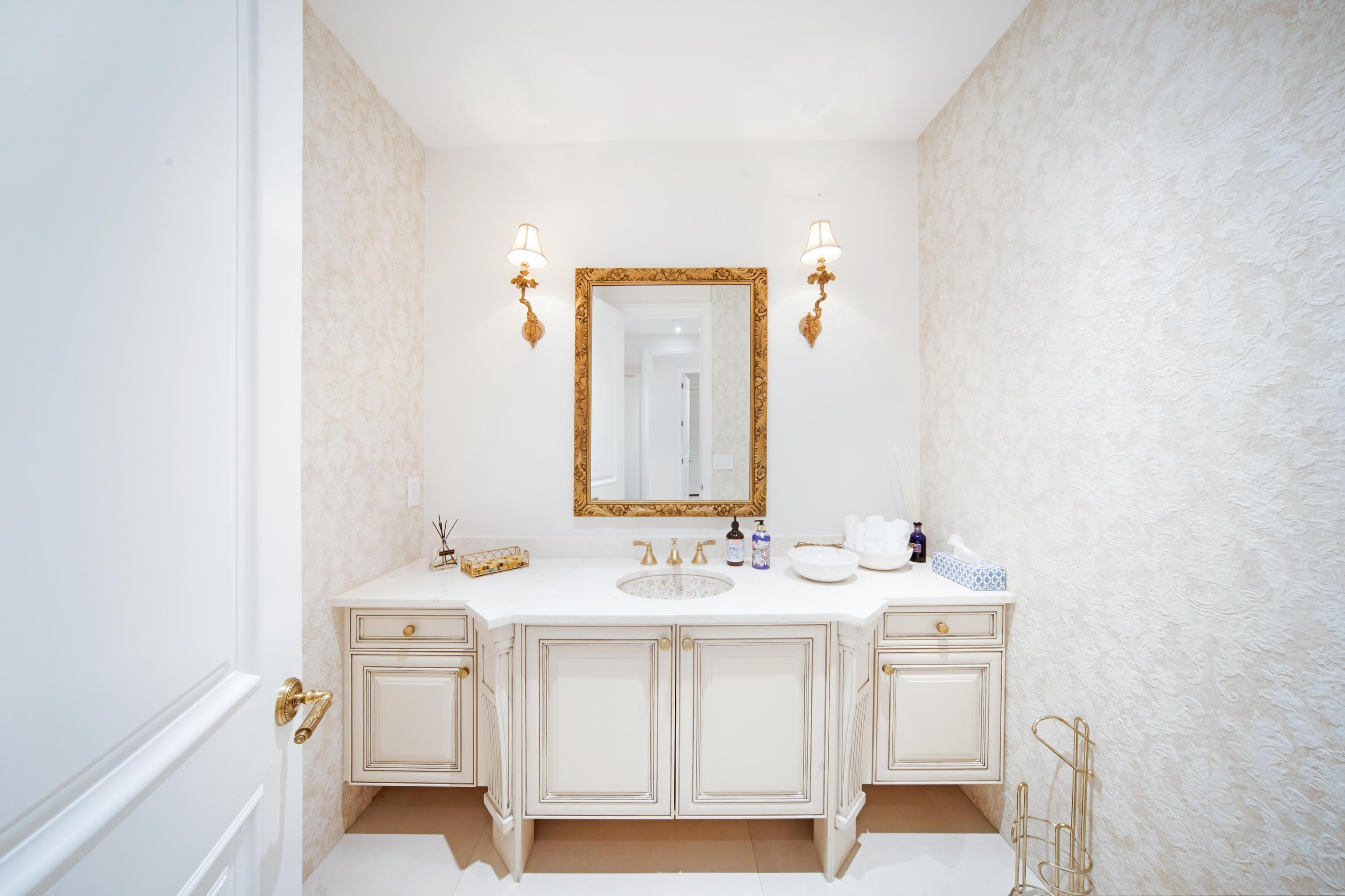 Listing image of 2538 OTTAWA STREET
