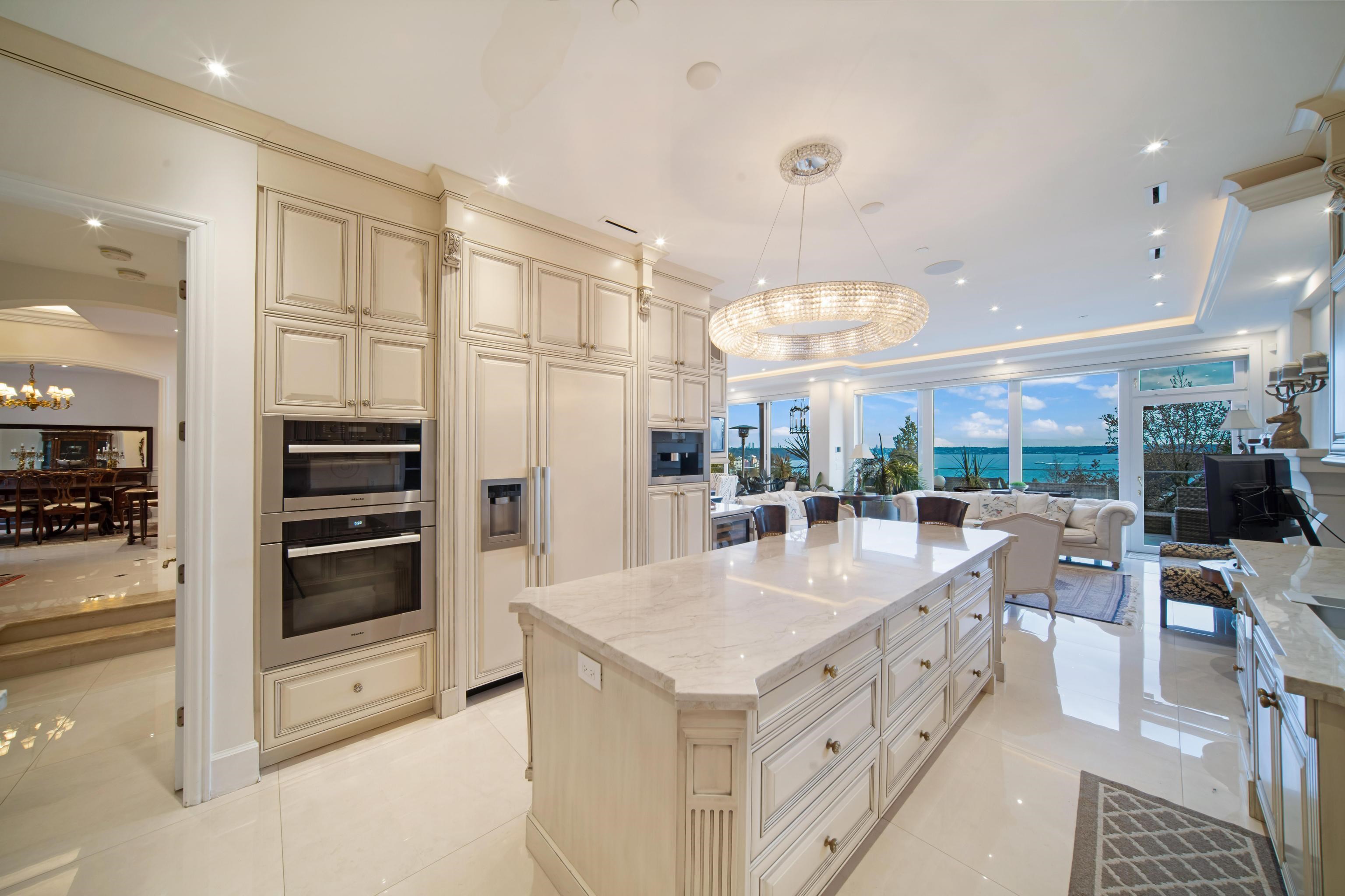 Listing image of 2538 OTTAWA STREET