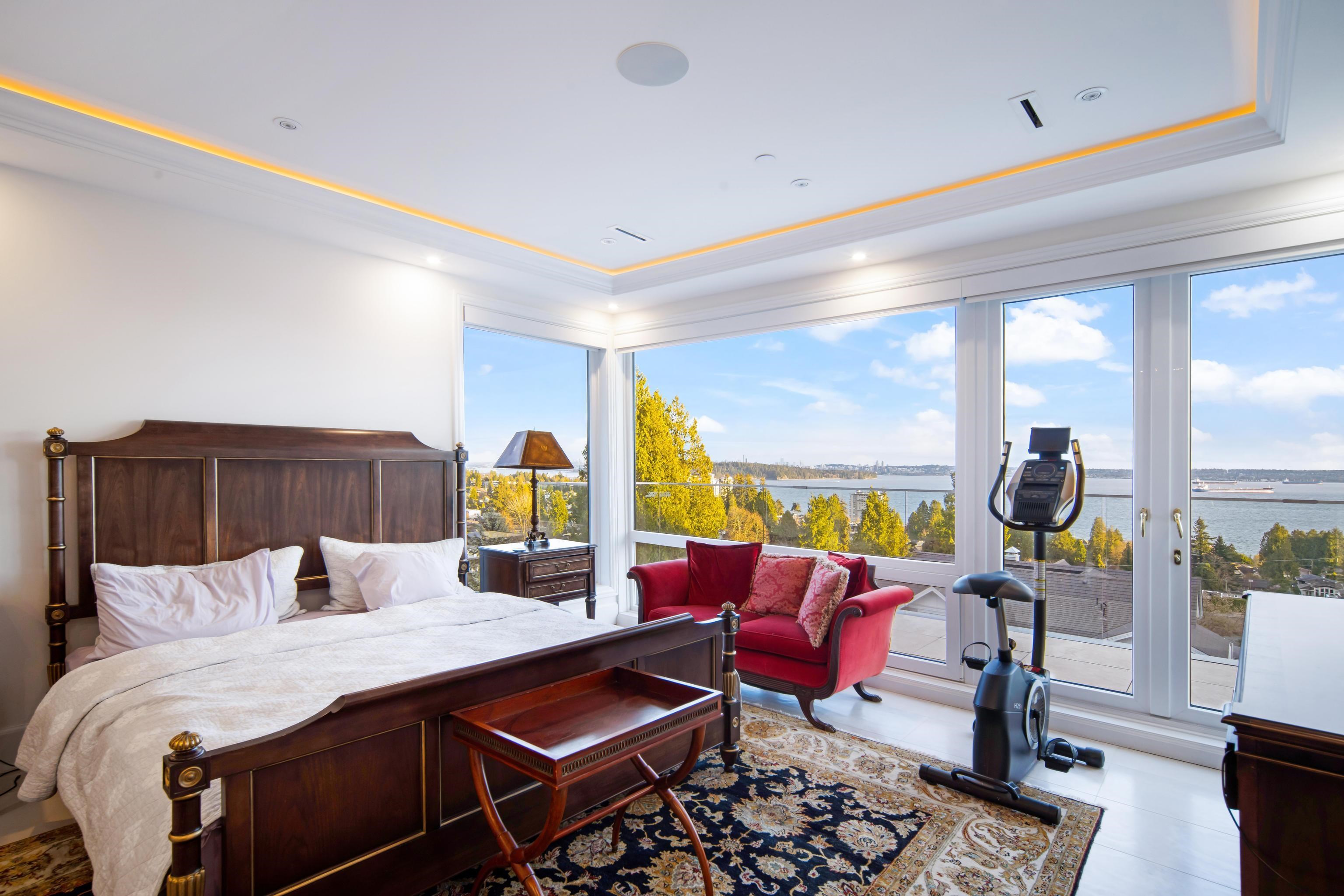 Listing image of 2538 OTTAWA STREET