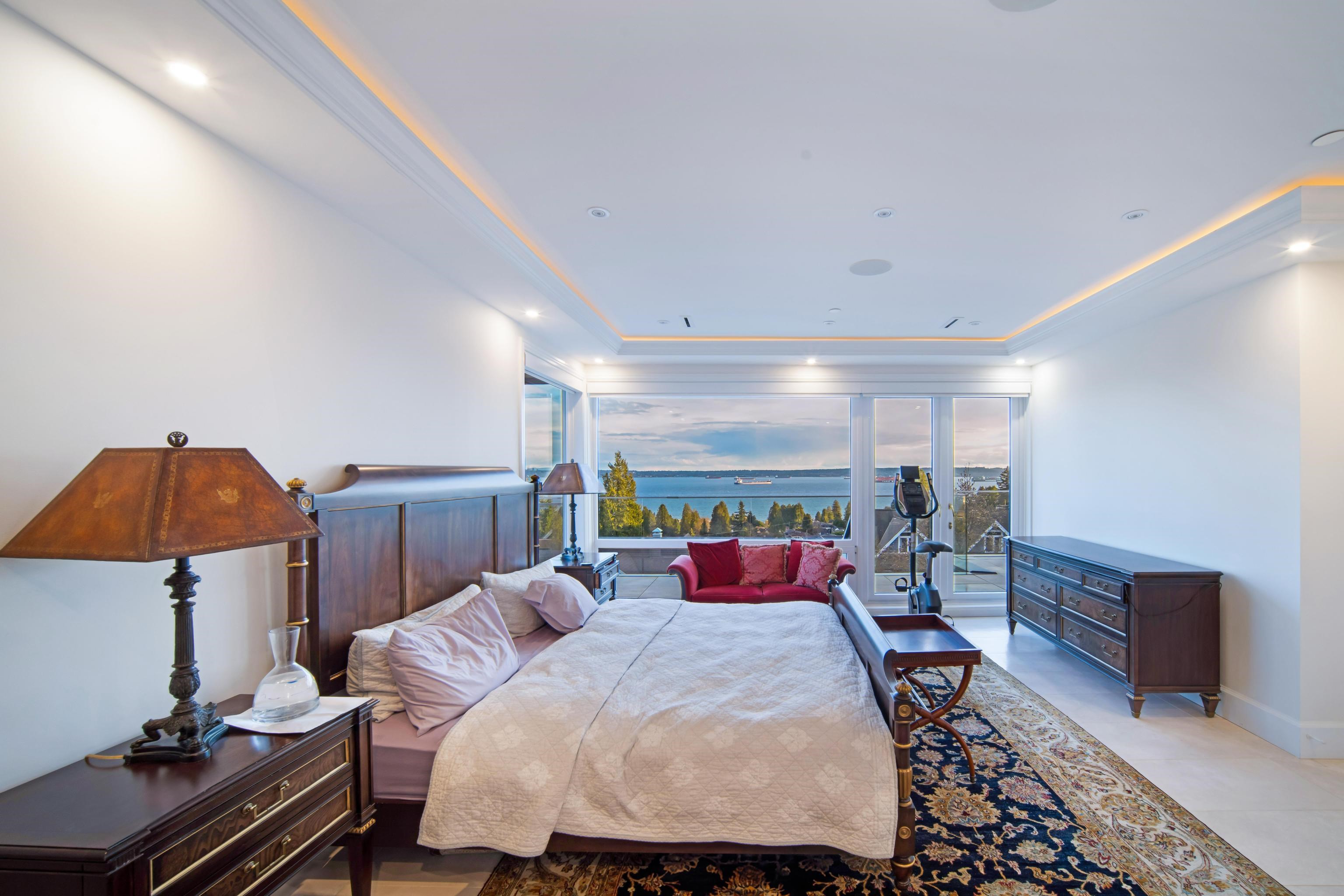 Listing image of 2538 OTTAWA STREET