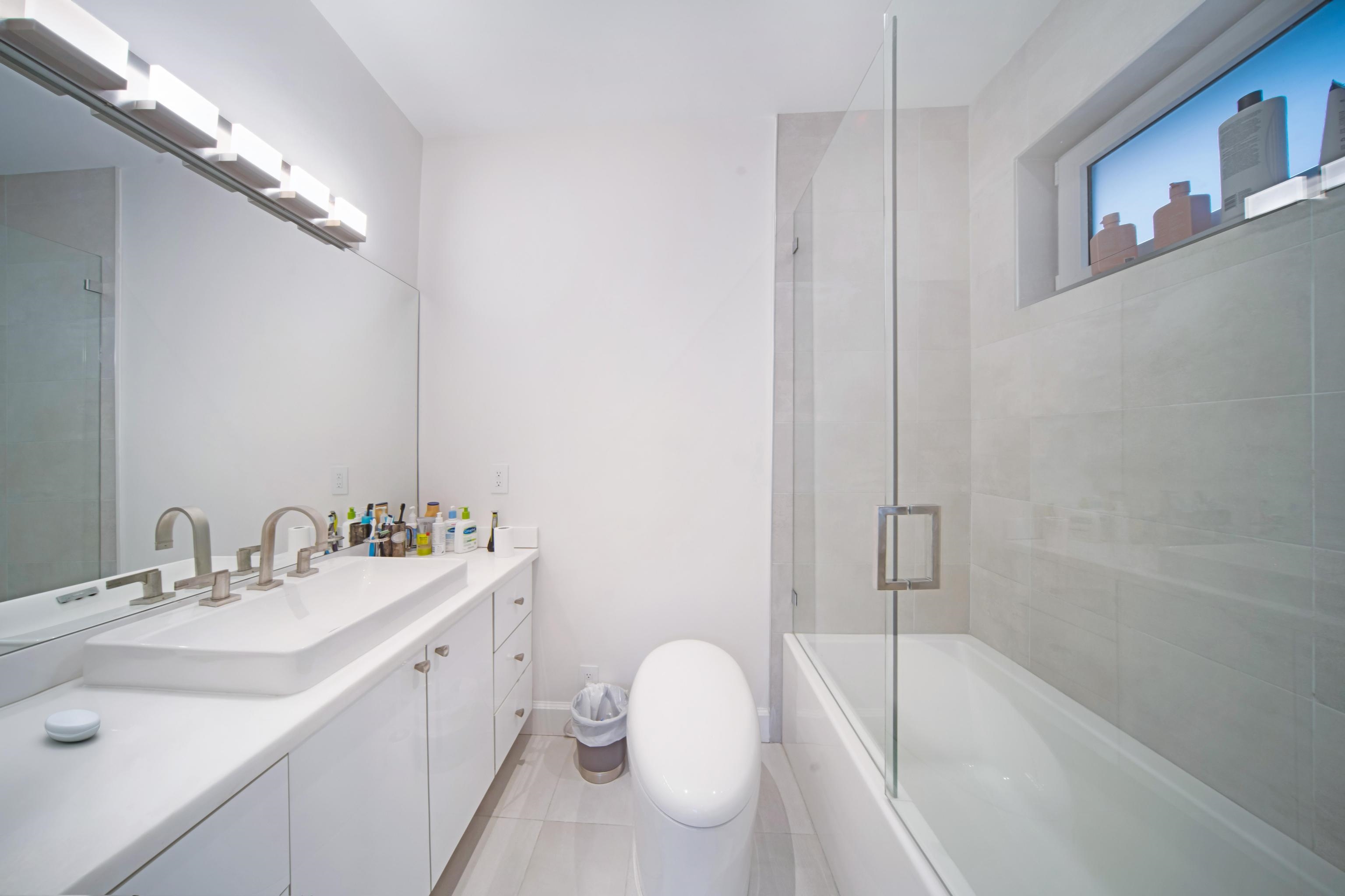 Listing image of 2538 OTTAWA STREET