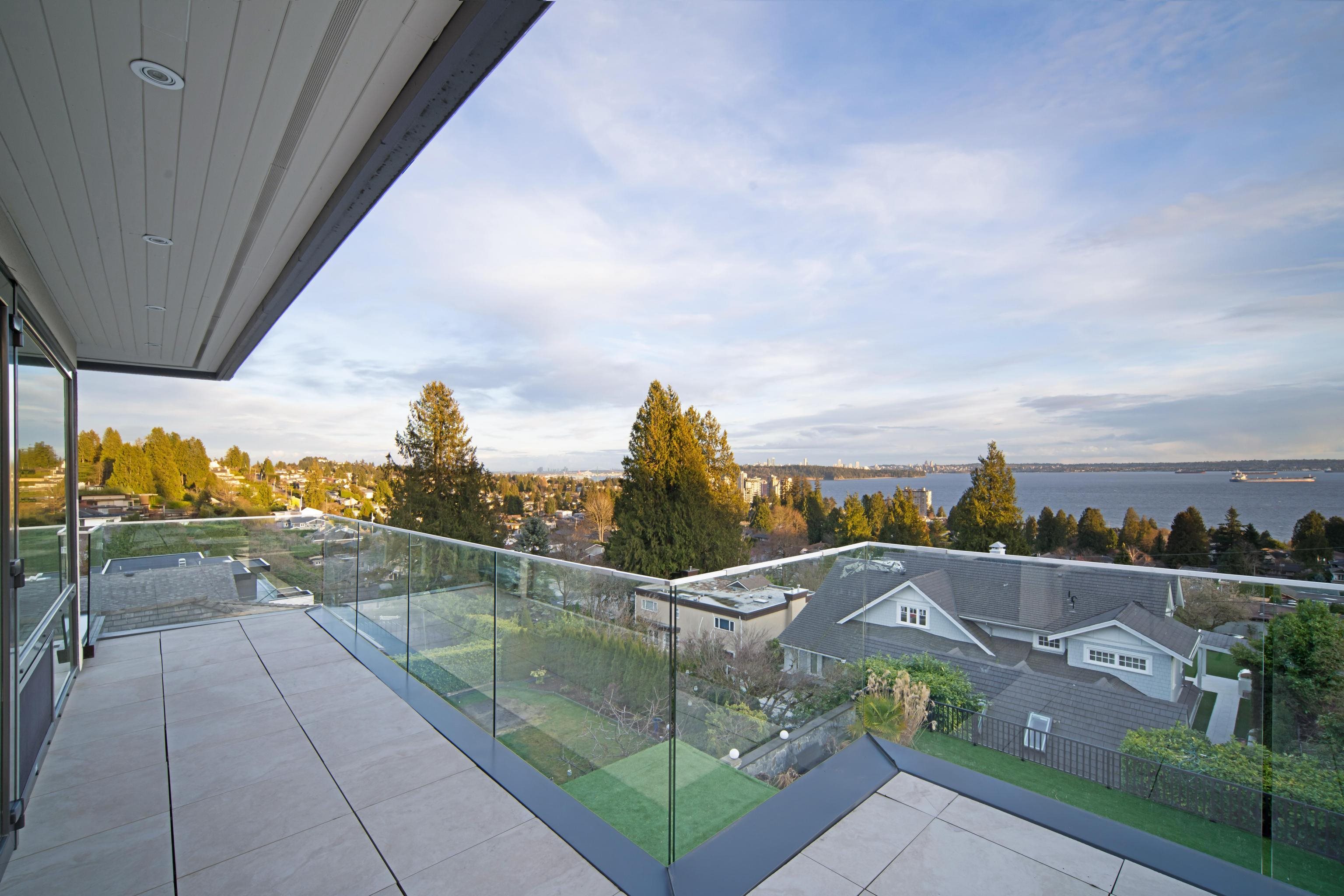 Listing image of 2538 OTTAWA STREET