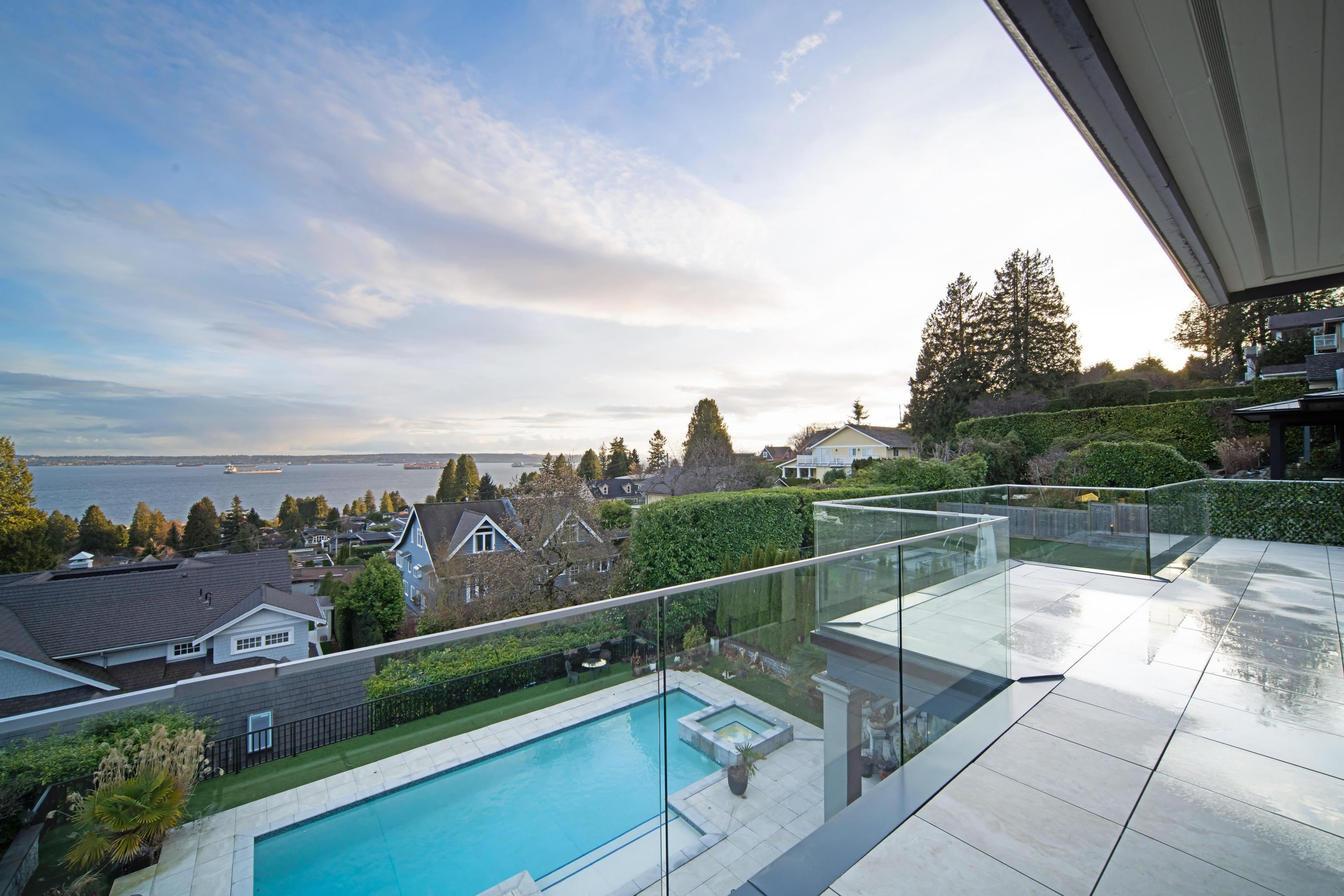 Listing image of 2538 OTTAWA STREET