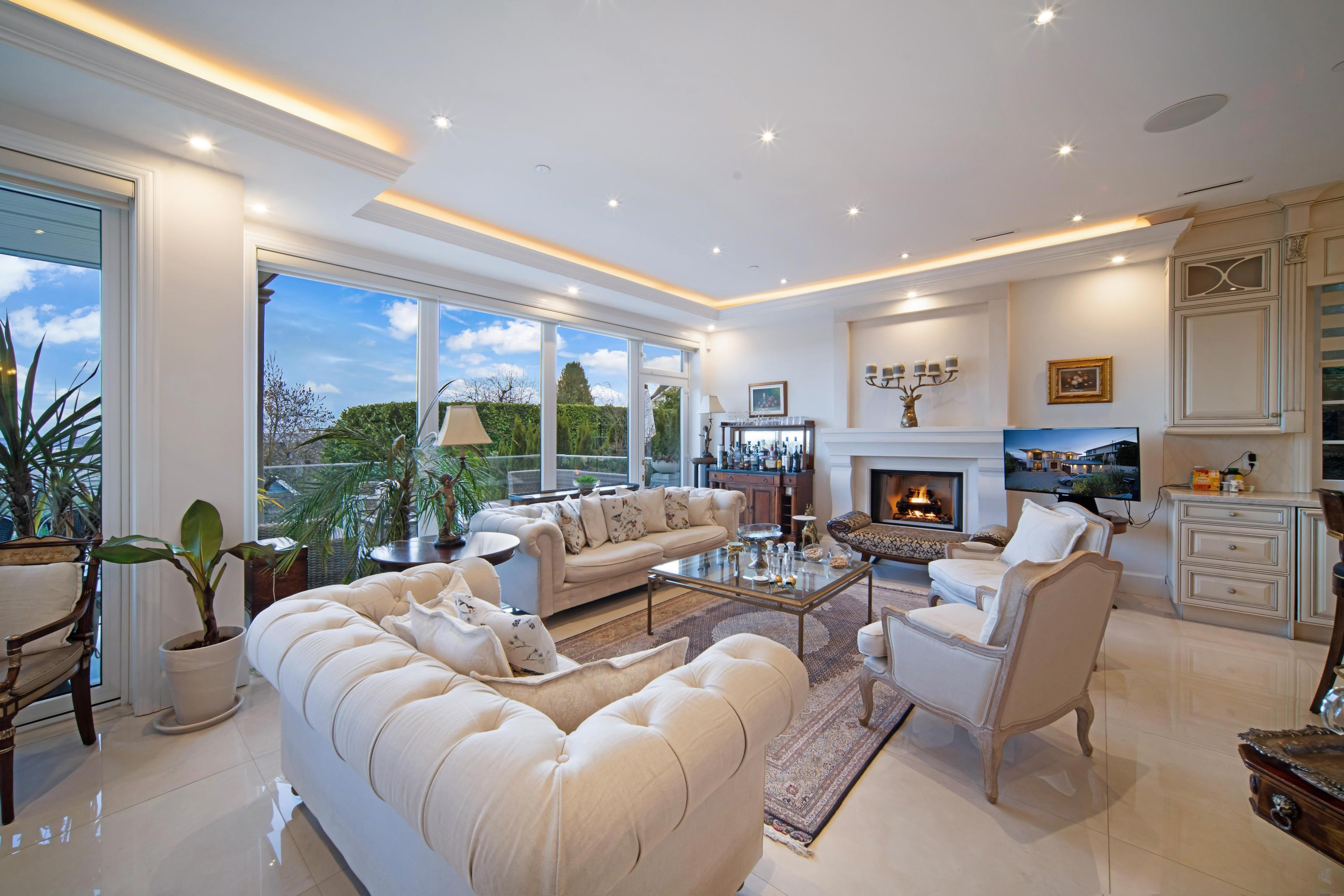 Listing image of 2538 OTTAWA STREET