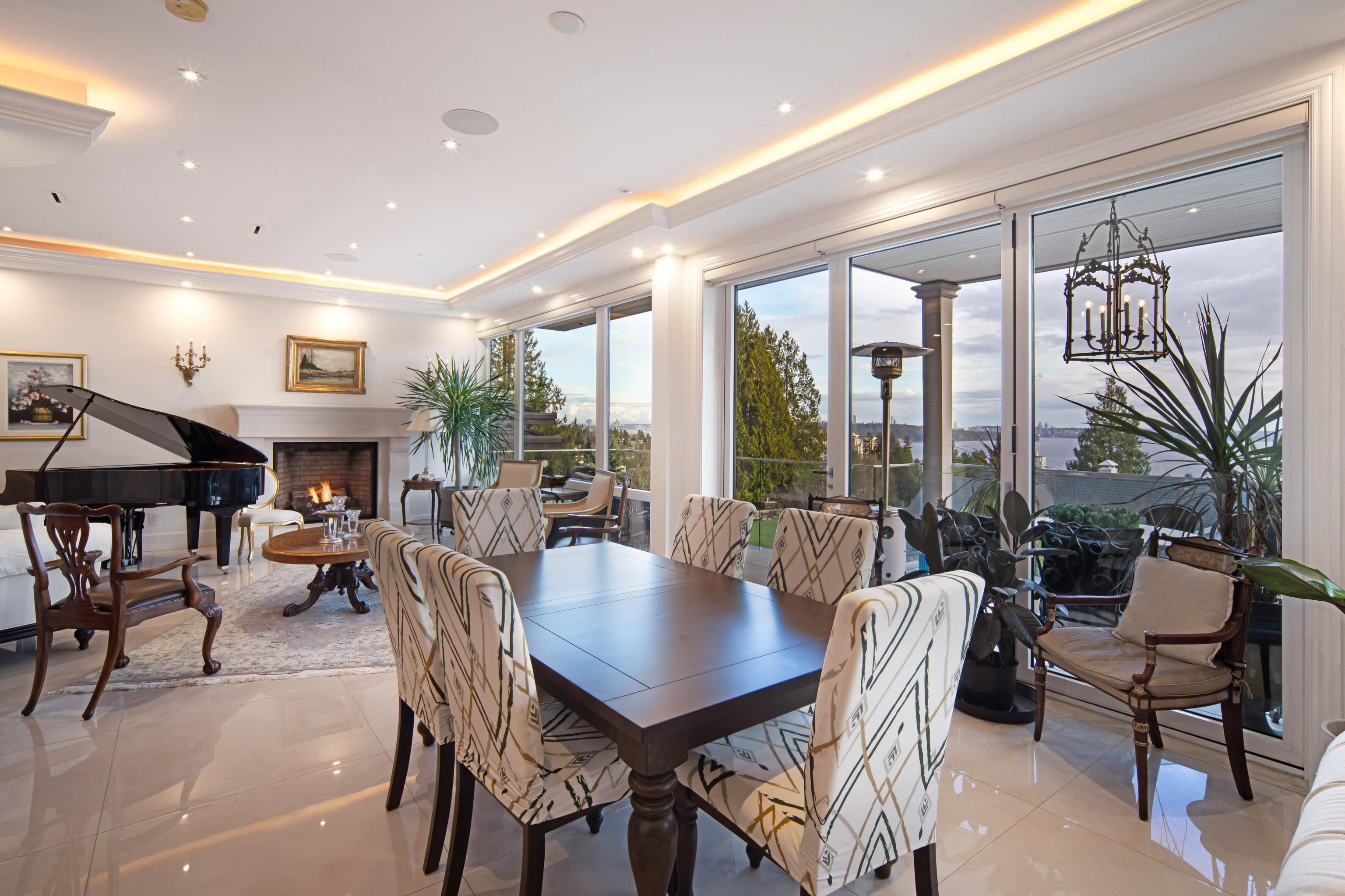 Listing image of 2538 OTTAWA STREET